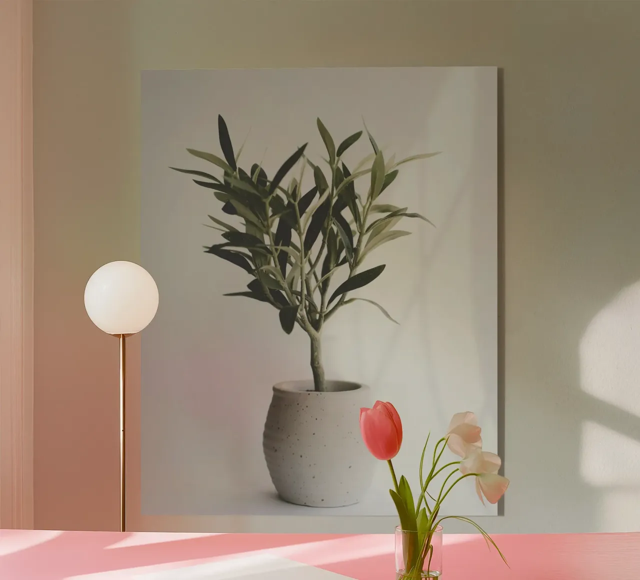 vase in shade plexiglass da marty