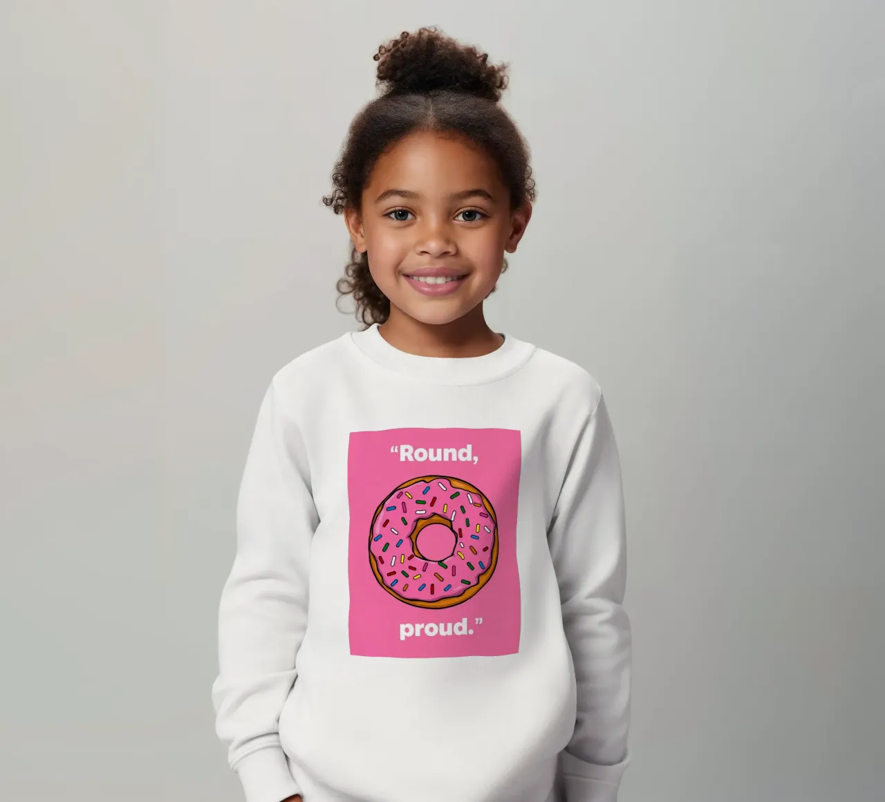 Ciambella con glassa rosa e zuccherini " Rotonda e orgogliosa " felpa bambino da DesignDoodle