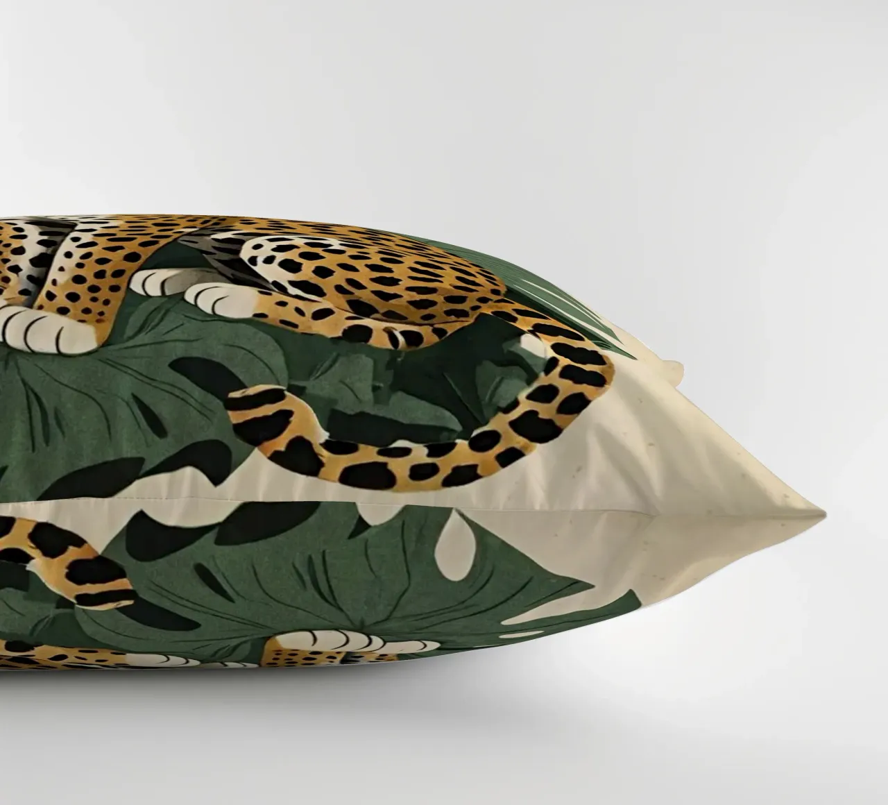 Design leopardato con foglie tropicali Bujaboom cuscino da bujaboom