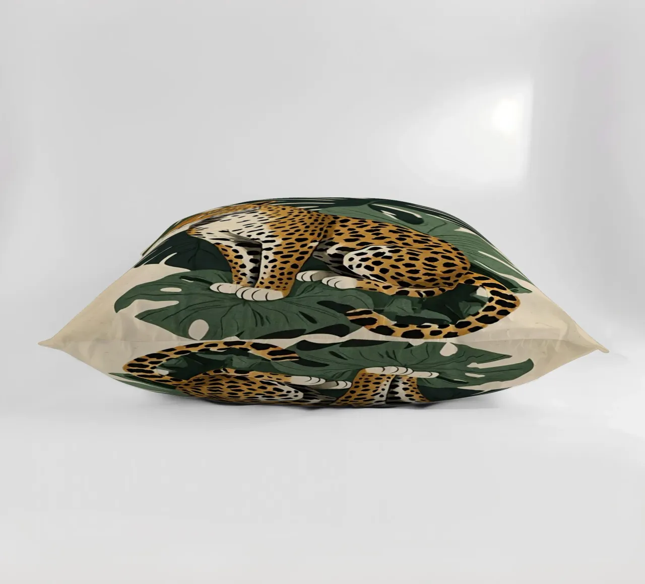 Design leopardato con foglie tropicali Bujaboom cuscino da bujaboom