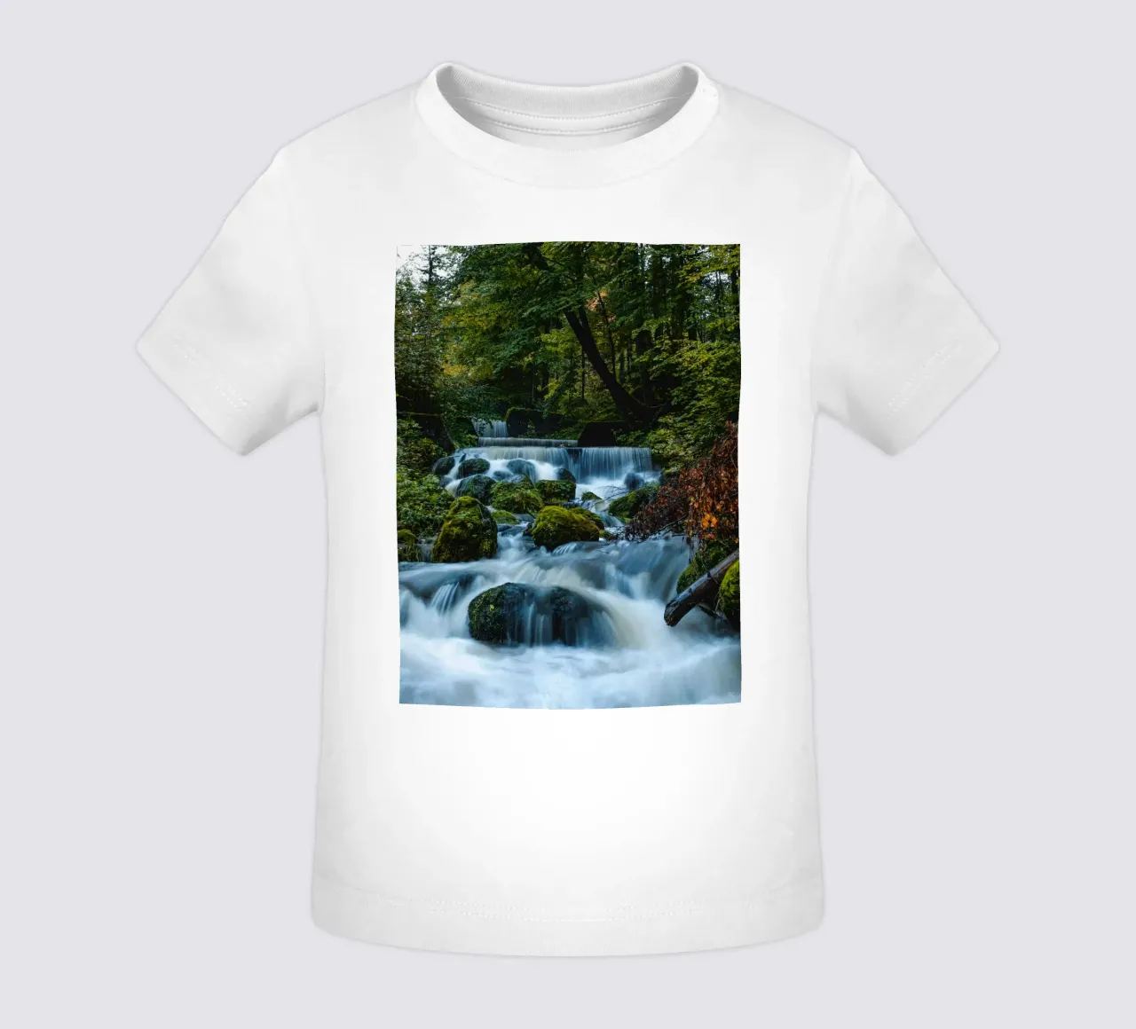 Cascate in Svizzera maglietta neonato da Marcel Bisig