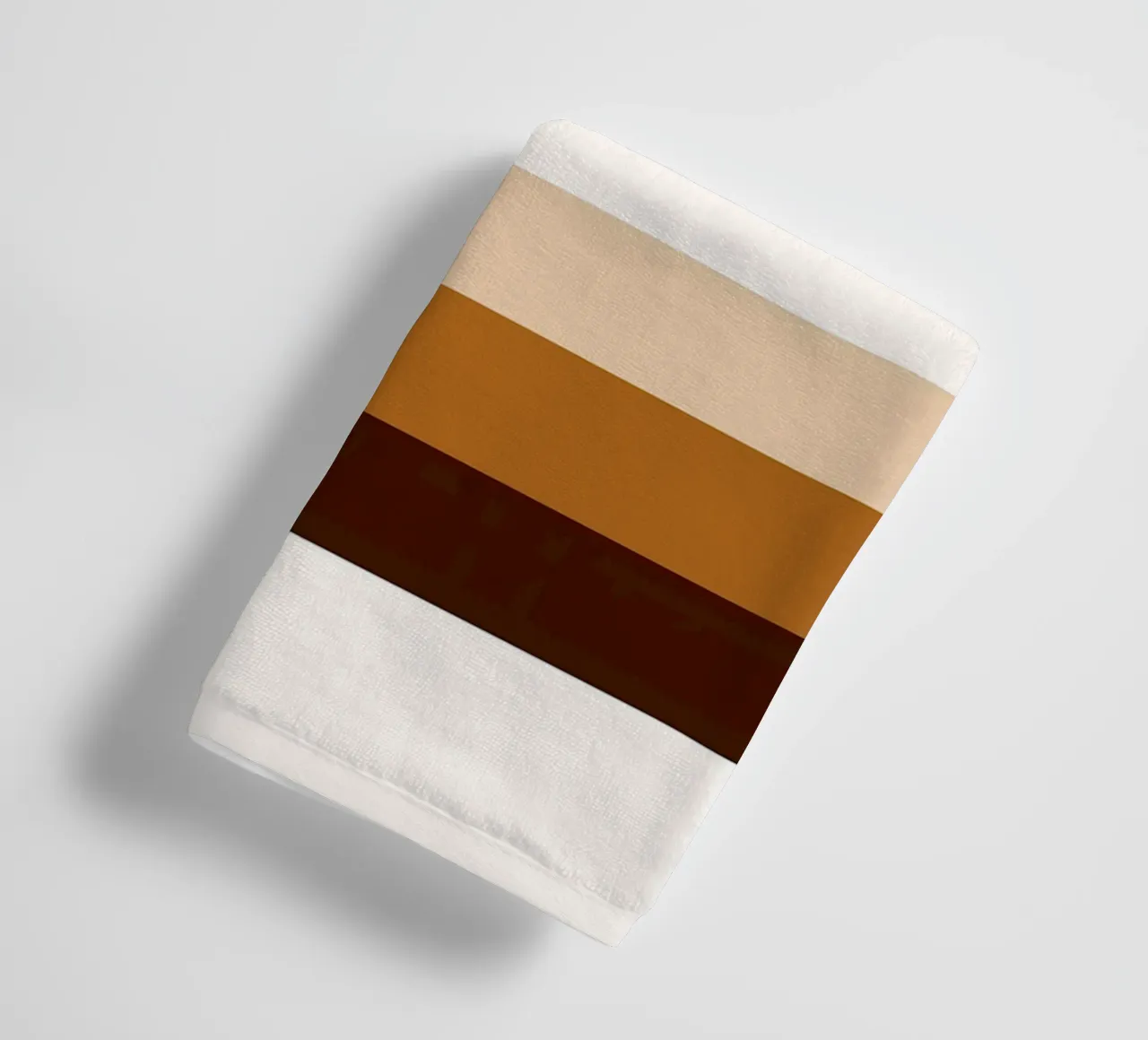Arte minimalista marrone con forme geometriche asciugamano da bagno da PosterByFly