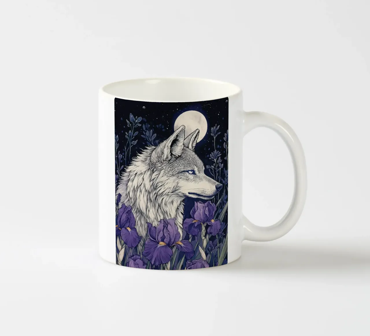 Lupo e Iris, fiori viola lupo luna piena tazza in ceramica da PosterByFly