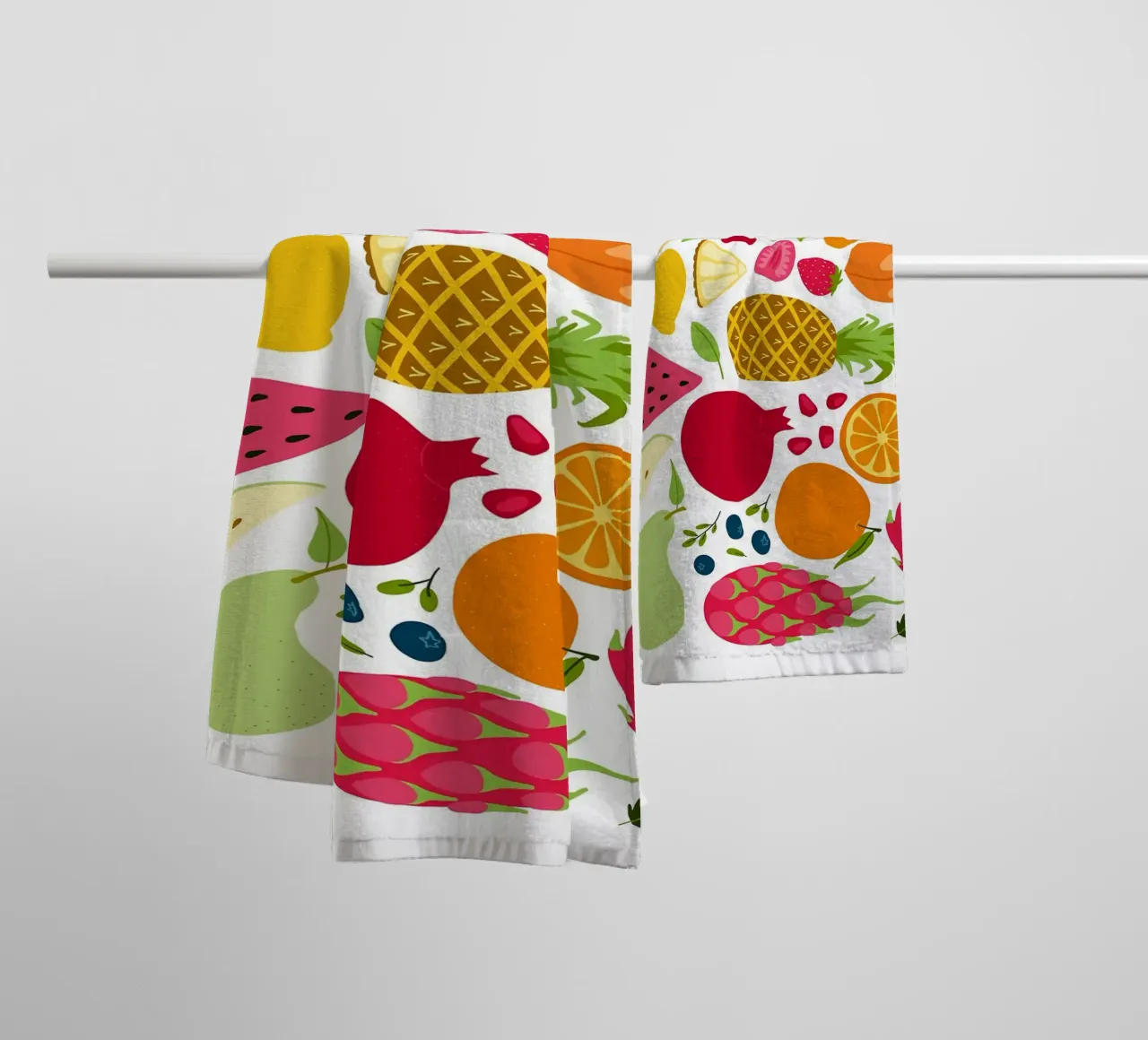 Assortimento colorato di frutta fresca asciugamano da bagno da BasicShopByBell