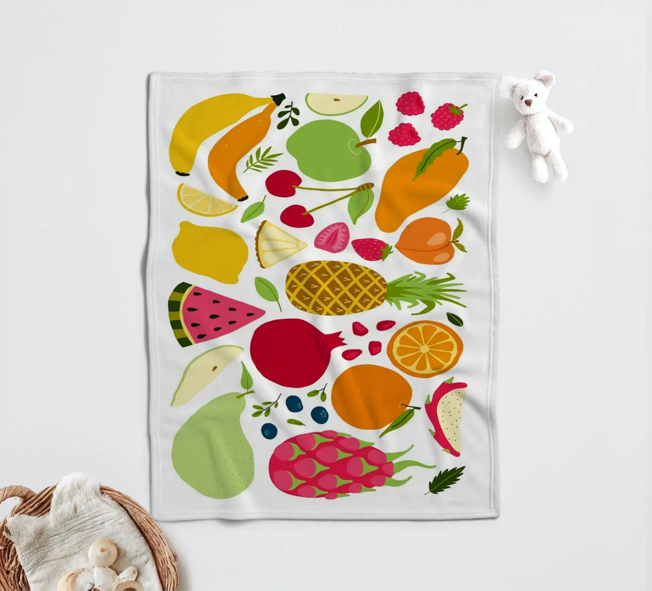 Assortimento colorato di frutta fresca coperta in pile da BasicShopByBell