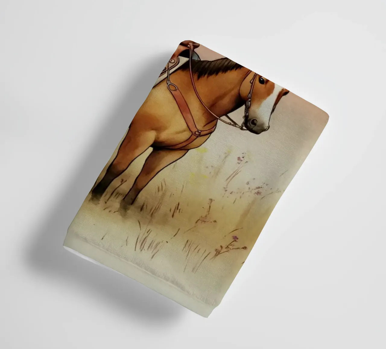 Ruiter in de schemering op de wilde weide badhanddoek van Plain Thoughts