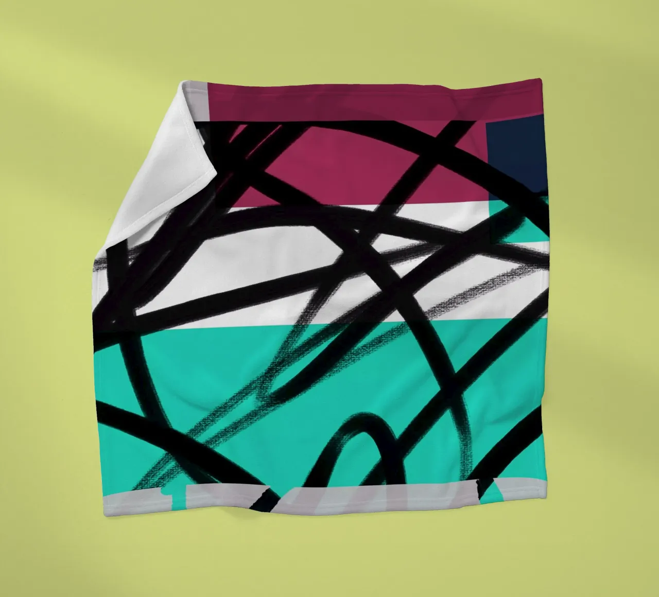 Geometric Graffiti Scribble coperta in pile da Kim Hubball Studio