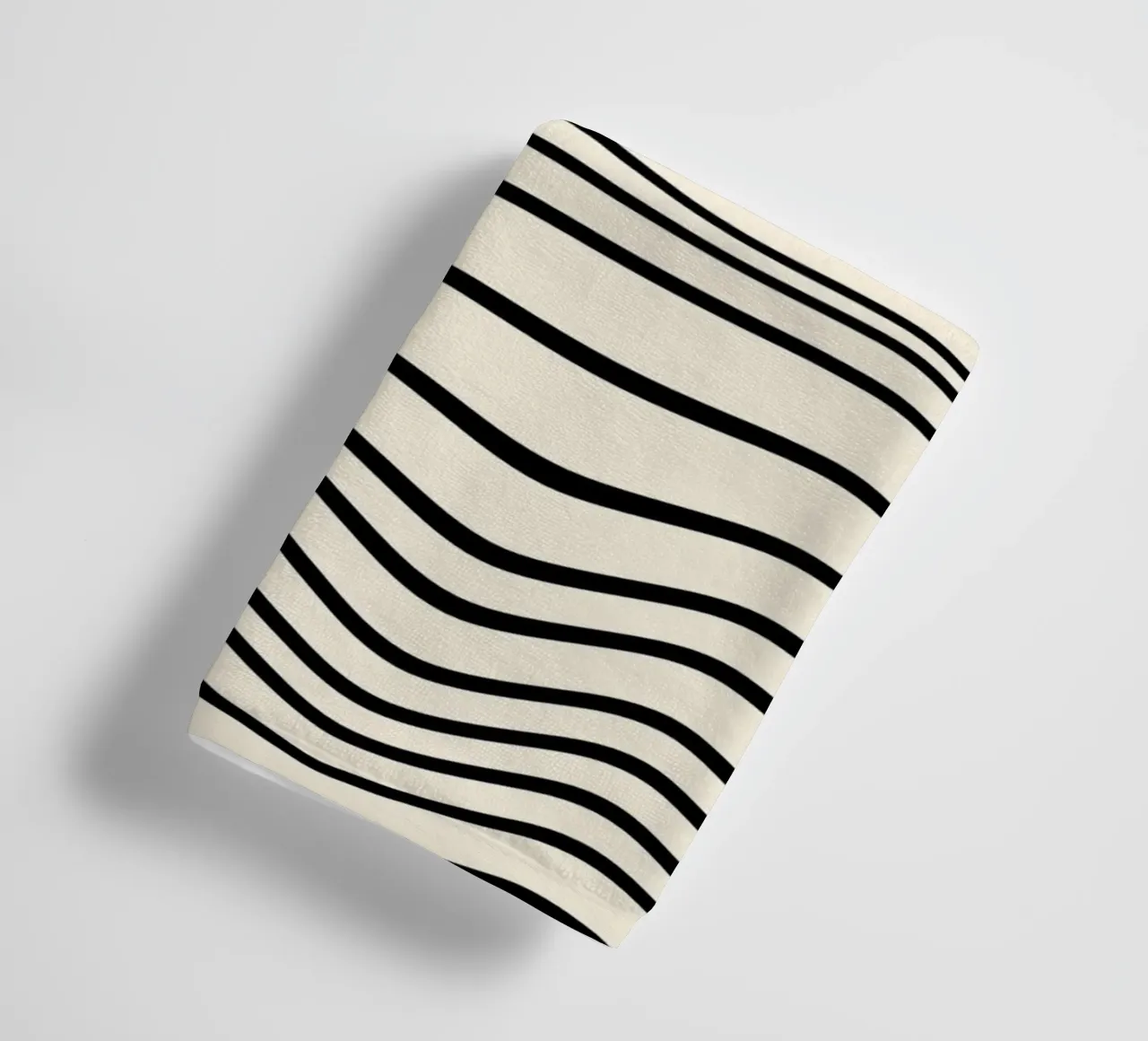 Bauhaus Wavy Lines and Sun asciugamano da bagno da TijanaArtStudio88