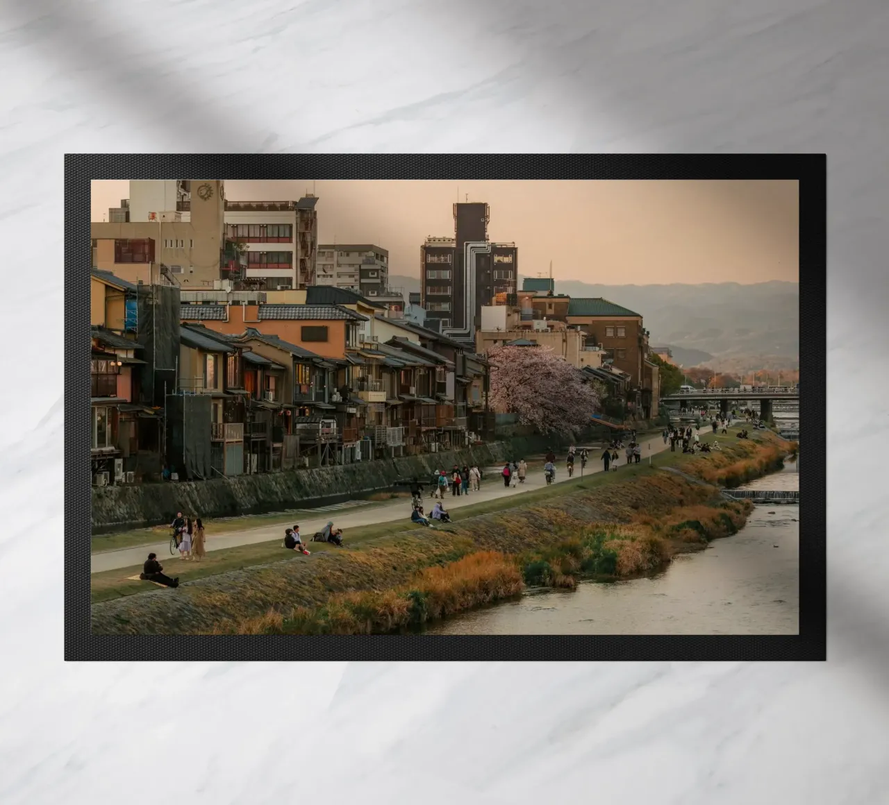 Tramonto sul fiume Kamo a Kyoto zerbino da mbgraphx2