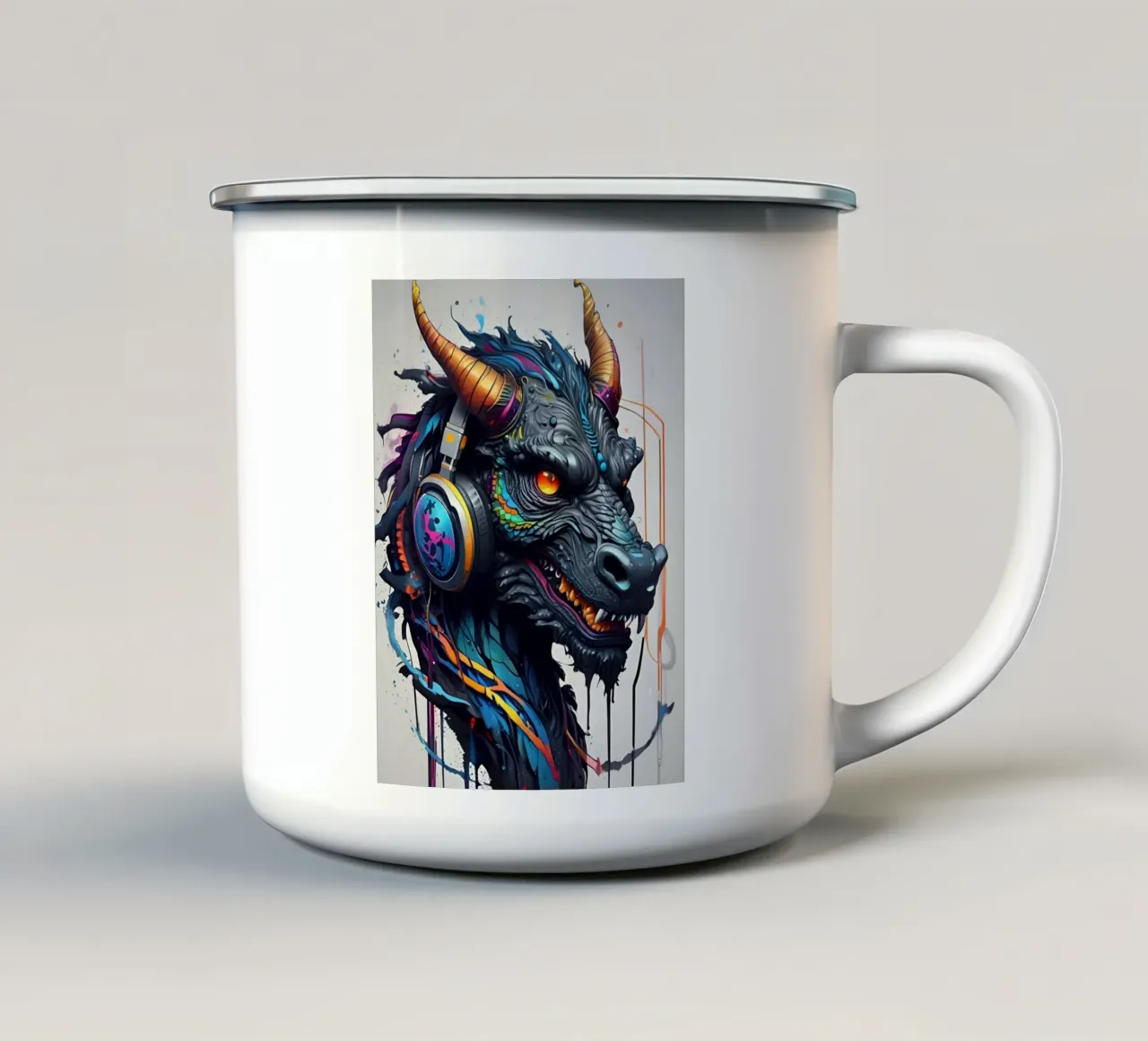 Drago nero in cuffia tazza in smalto da MakArena