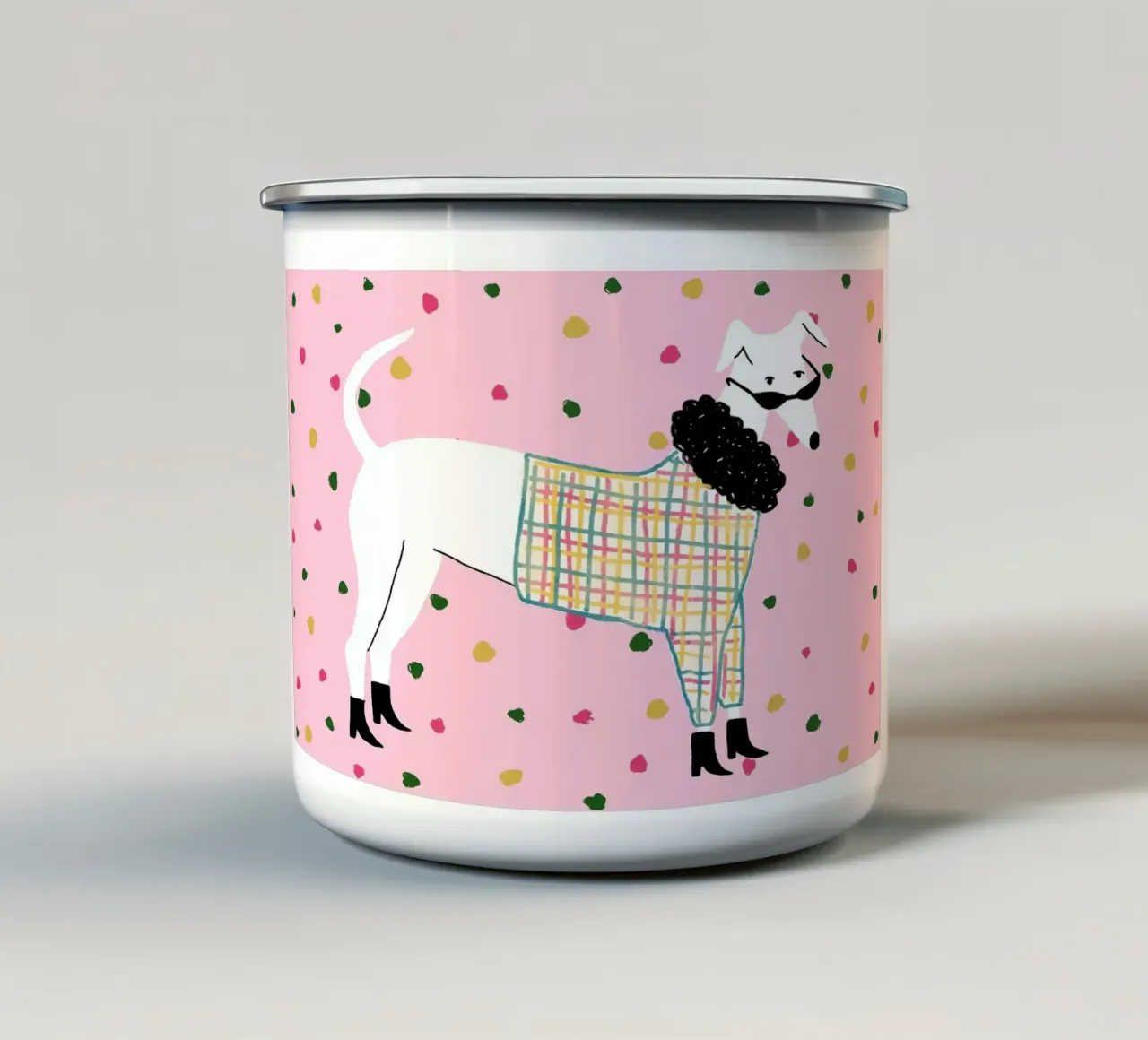 Illustrazione di cane alla moda con abito a quadri tazza in smalto da Tory