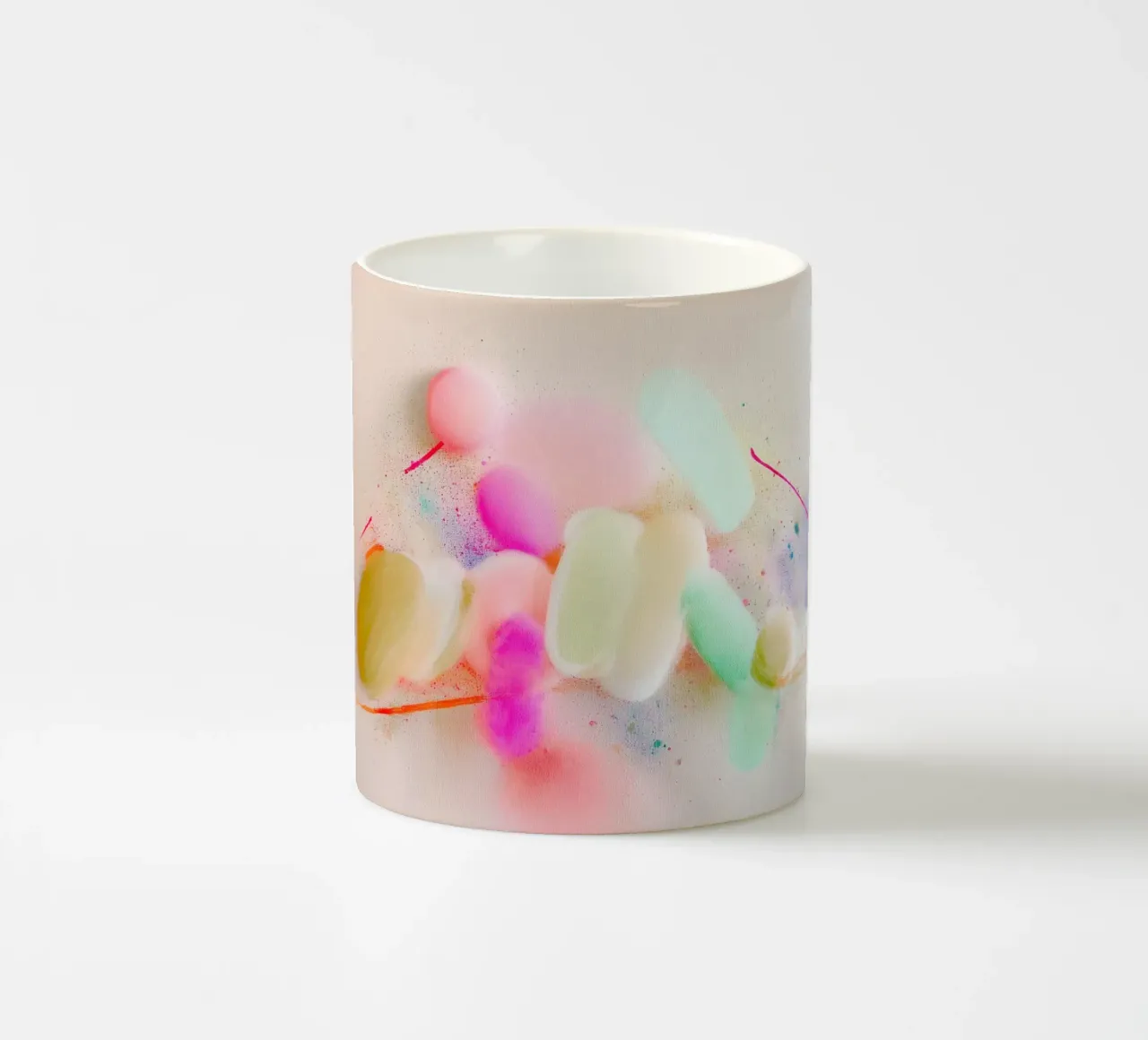 La luminosità delle forme tazza in ceramica da Carina Pop & Pastell