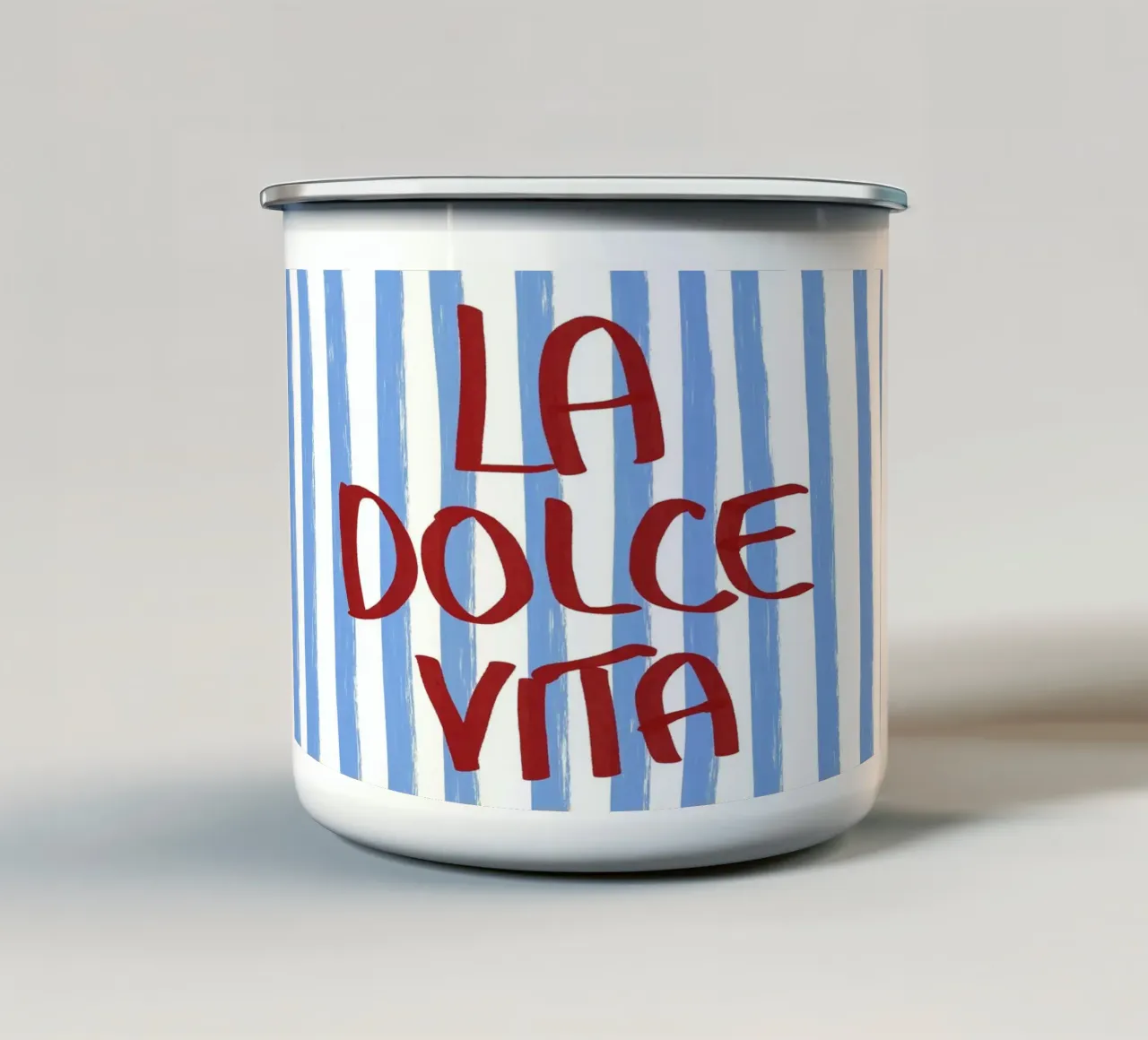 La Dolce Vita Red Text Art tazza in smalto da Tory
