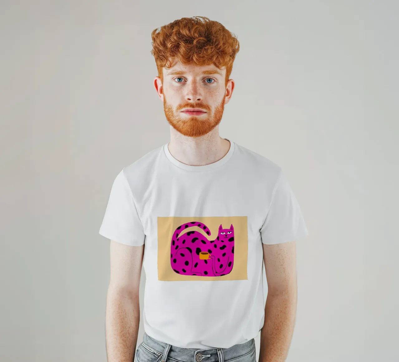 Gatto maculato rosa con caffè t-shirt da Tory