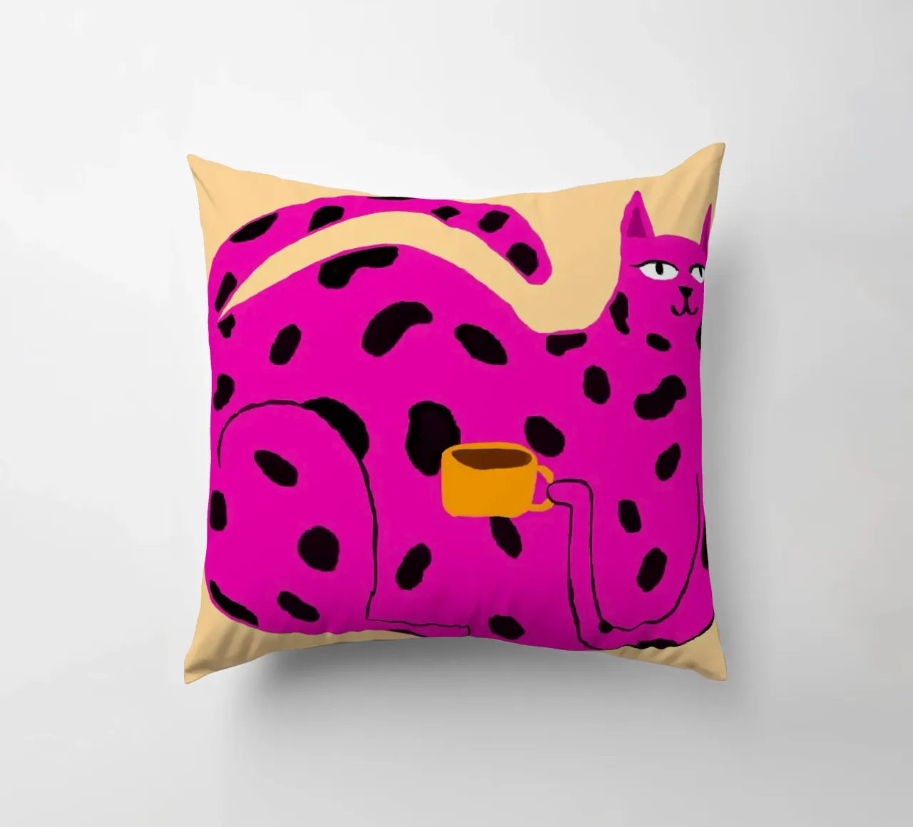 Gatto maculato rosa con caffè cuscino da Tory