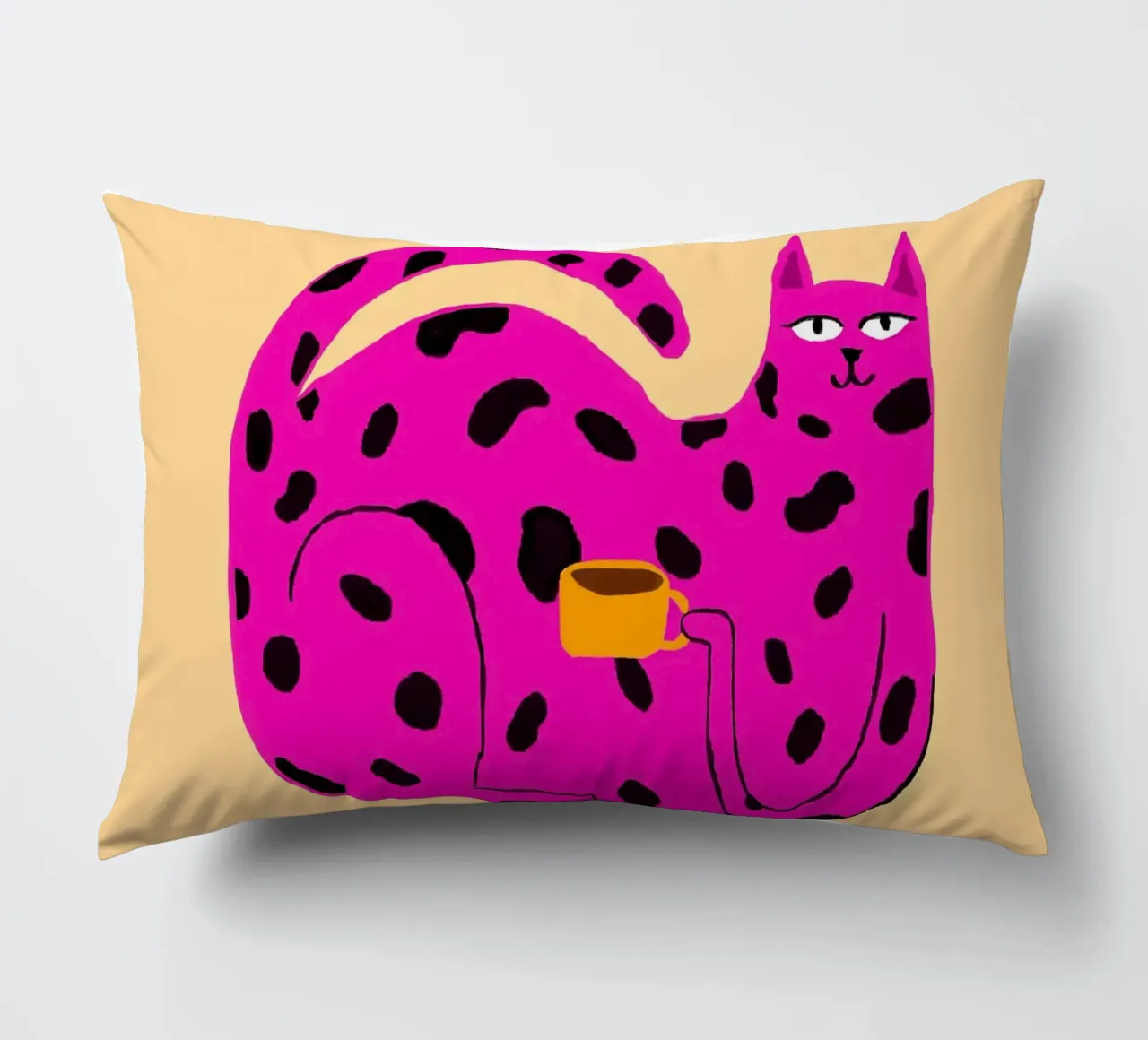 Gatto maculato rosa con caffè cuscino da Tory