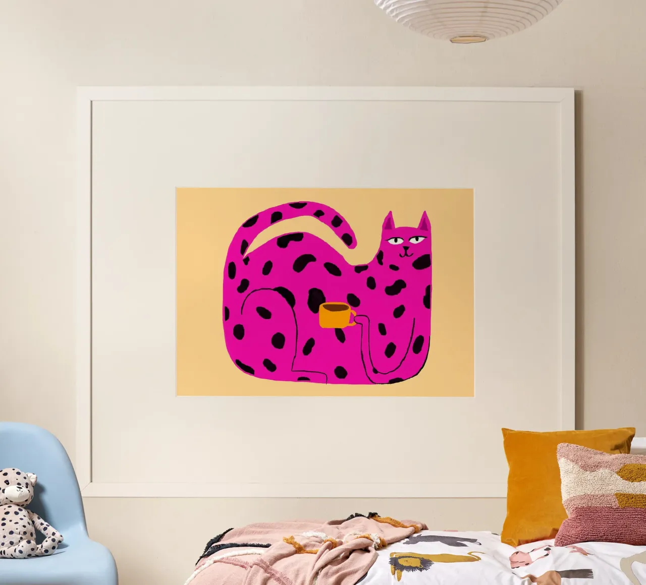 Gatto maculato rosa con caffè poster da Tory