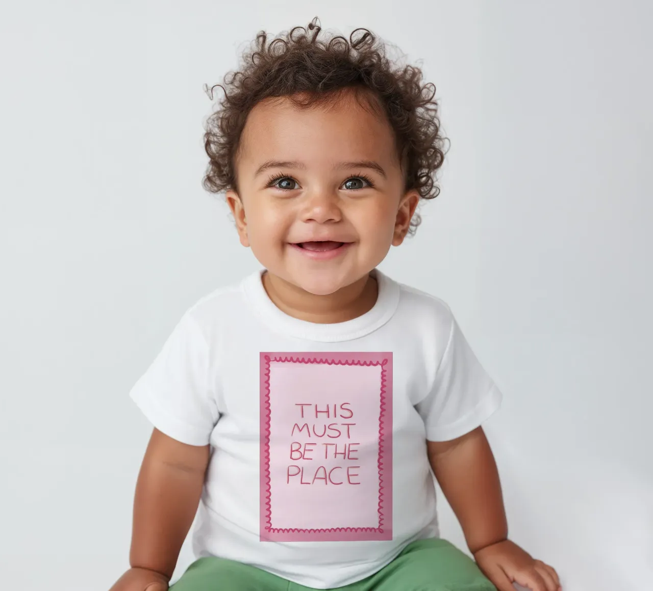 Questo deve essere il posto giusto Rosa maglietta neonato da Tory