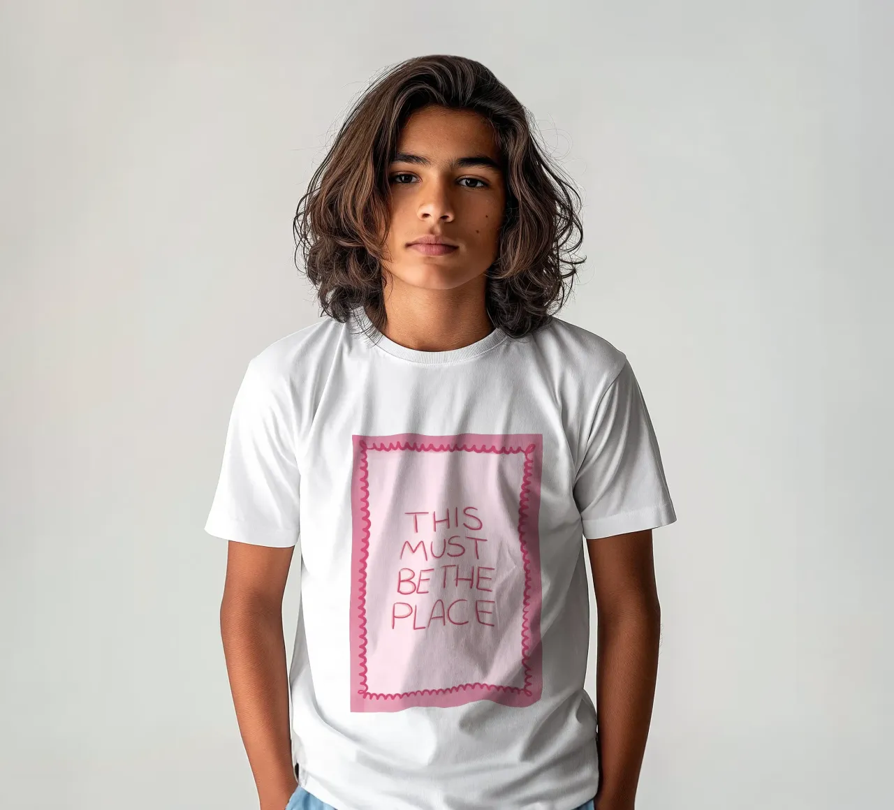 Questo deve essere il posto giusto Rosa t-shirt bambini da Tory