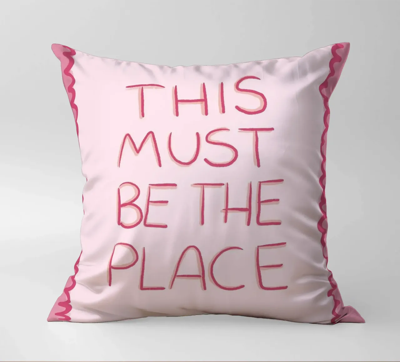 Questo deve essere il posto giusto Rosa cuscino da Tory