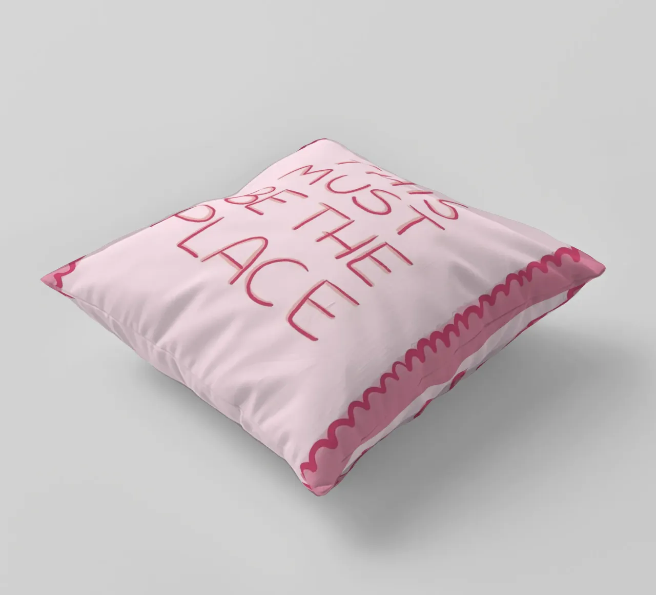 Questo deve essere il posto giusto Rosa cuscino da Tory