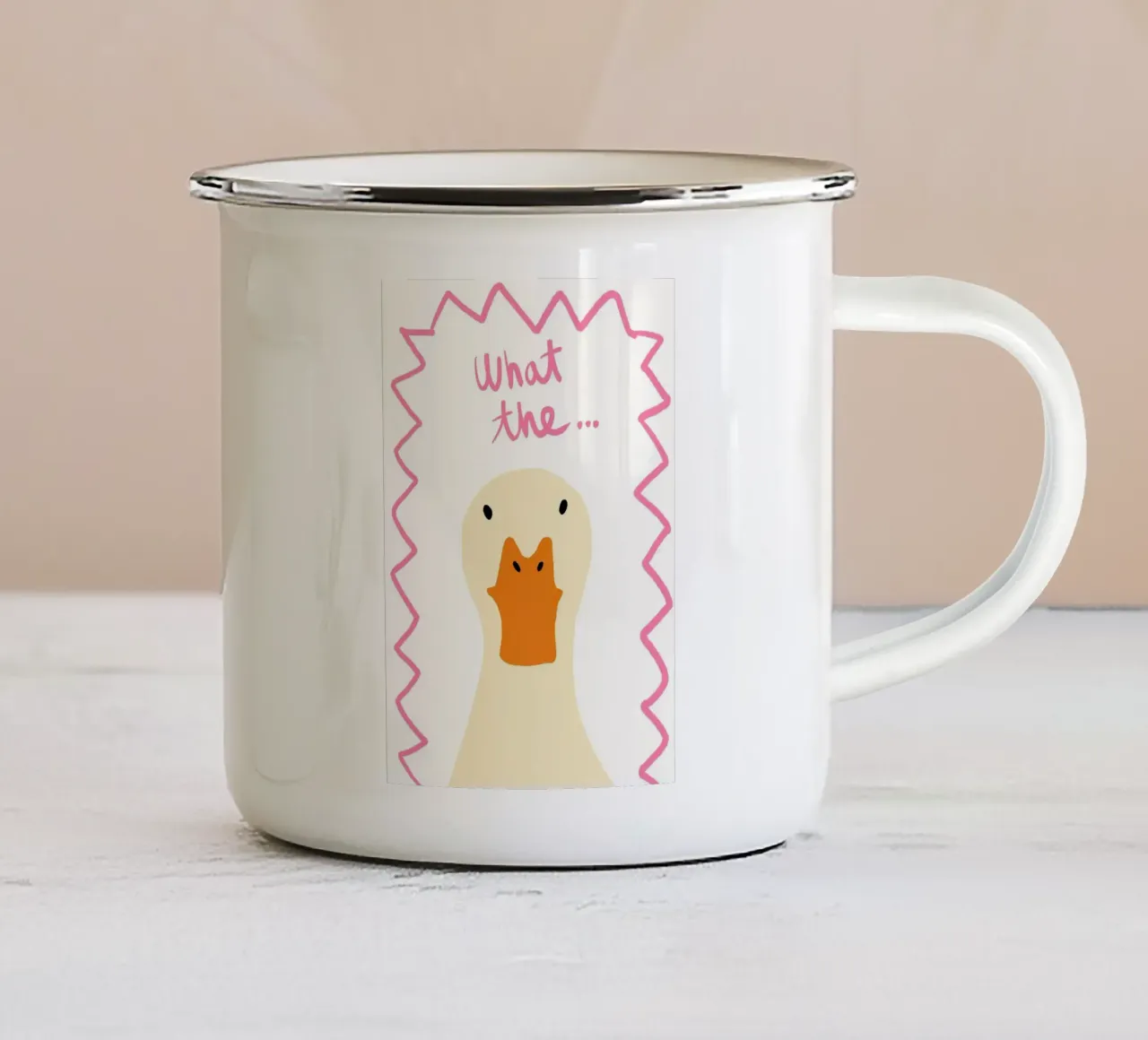 Illustrazione di anatra sorpresa con testo tazza in smalto da Tory