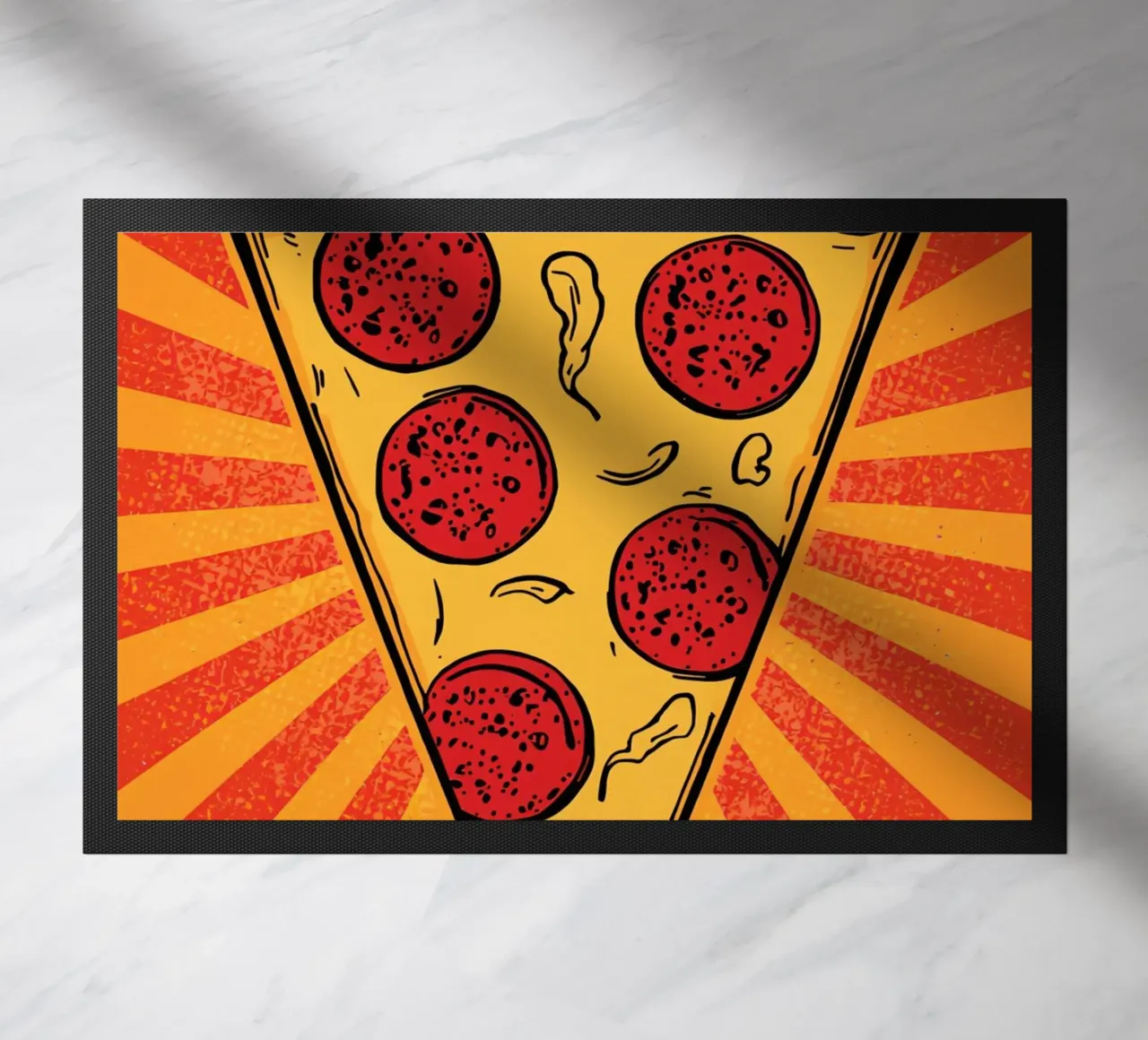 Fetta di pizza al salame con sfondo a raggi di sole zerbino da DesignDoodle