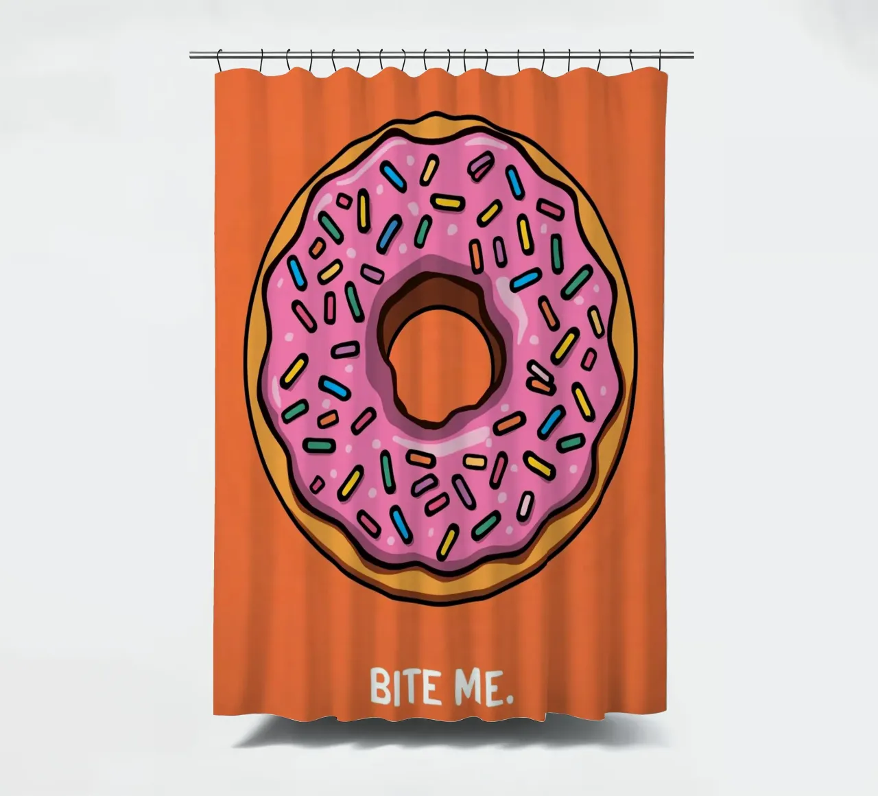 Rosa Frosted Donut "Bite Me" auf orangem Hintergrund Duschvorhang von DesignDoodle