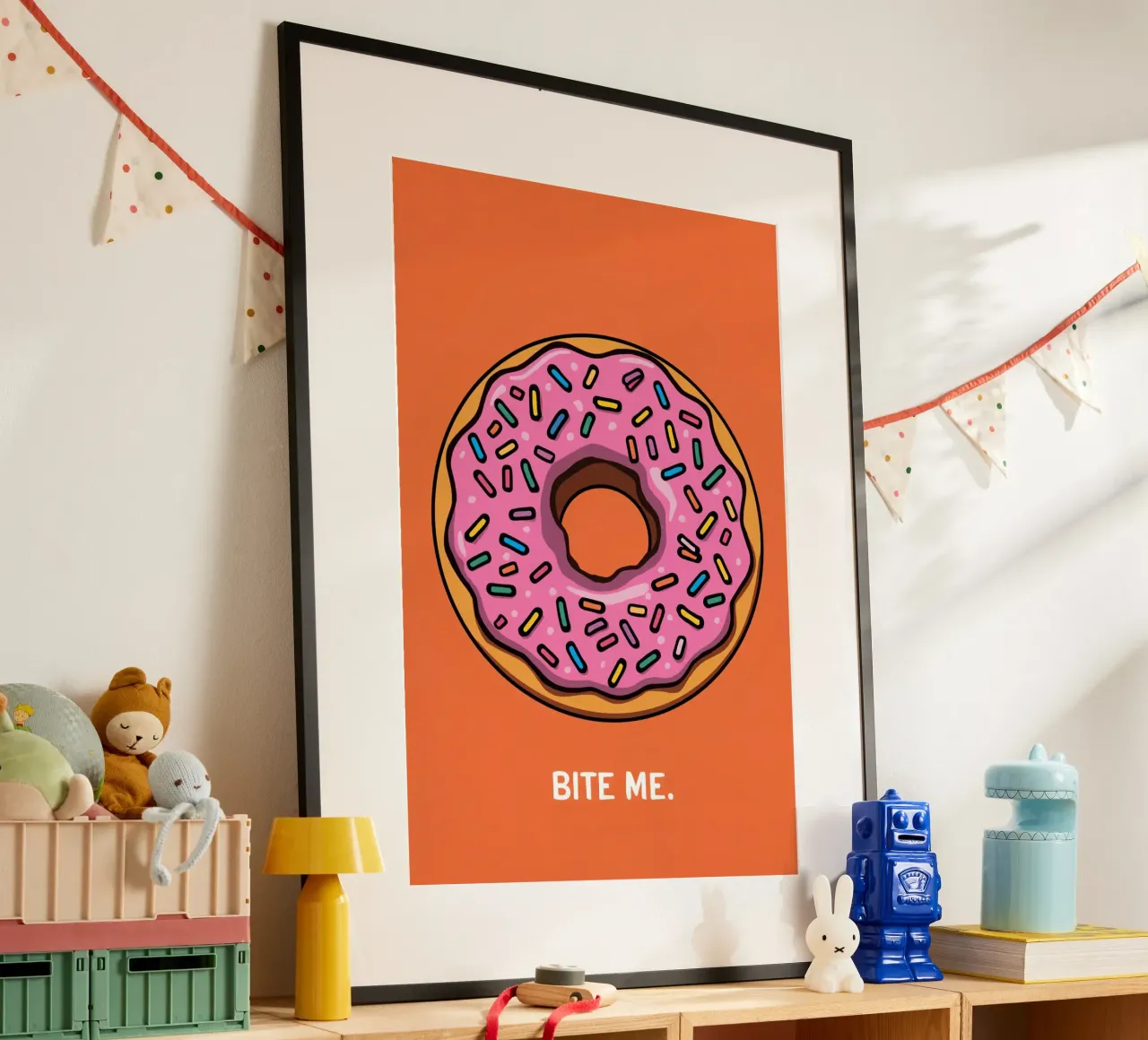 Rosa Frosted Donut "Bite Me" auf orangem Hintergrund Hahnemühle von DesignDoodle