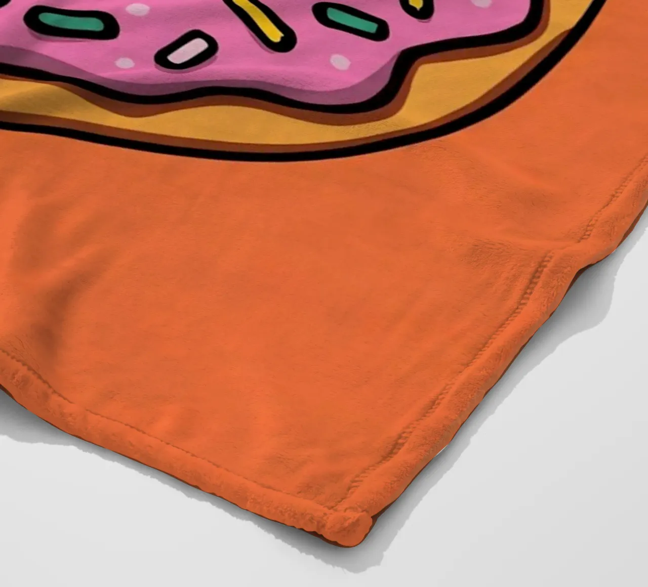 Rosa Frosted Donut "Bite Me" auf orangem Hintergrund Fleecedecke von DesignDoodle