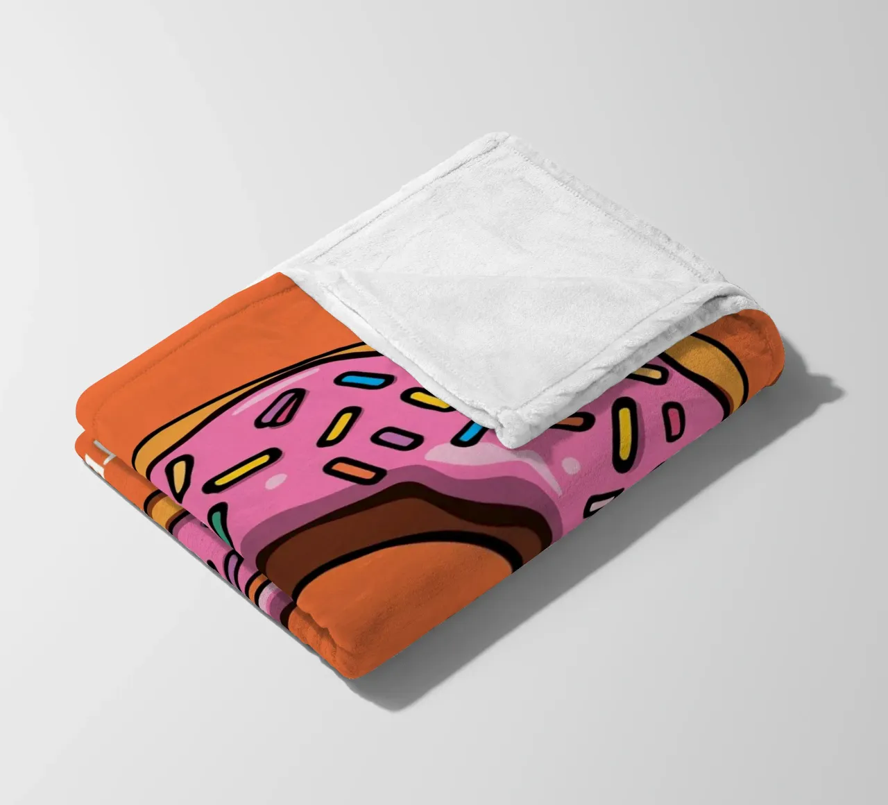 Rosa Frosted Donut "Bite Me" auf orangem Hintergrund Fleecedecke von DesignDoodle