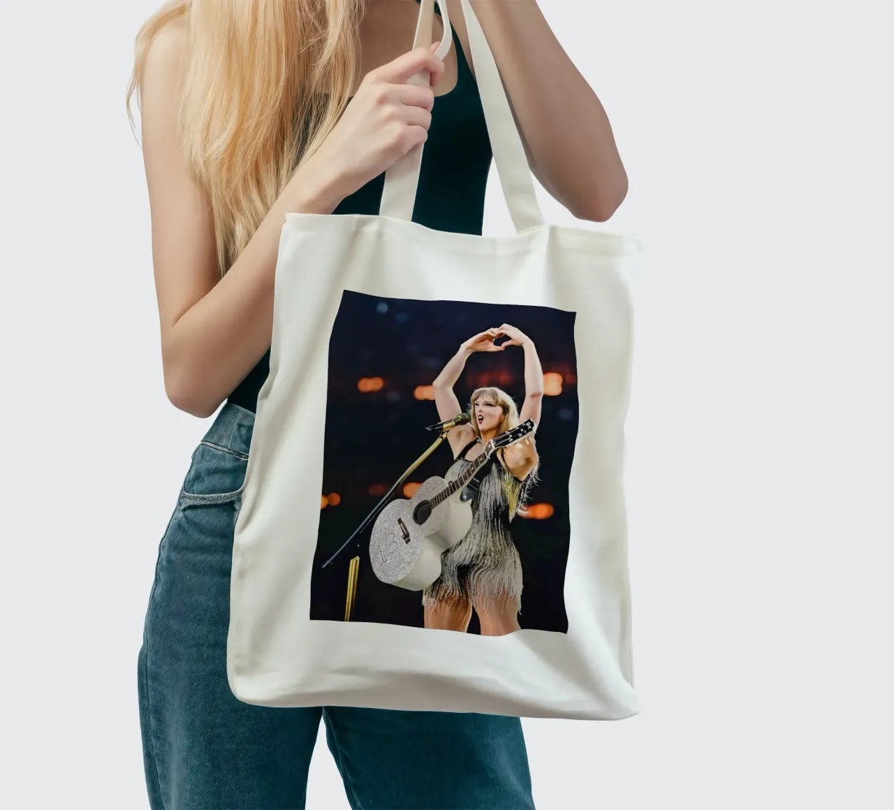 Taylor Swift borsa in juta da hendrikklamb