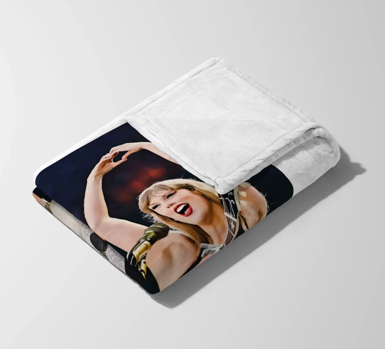 Taylor Swift coperta in pile da hendrikklamb