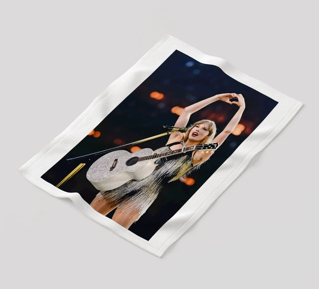 Taylor Swift coperta in pile da hendrikklamb