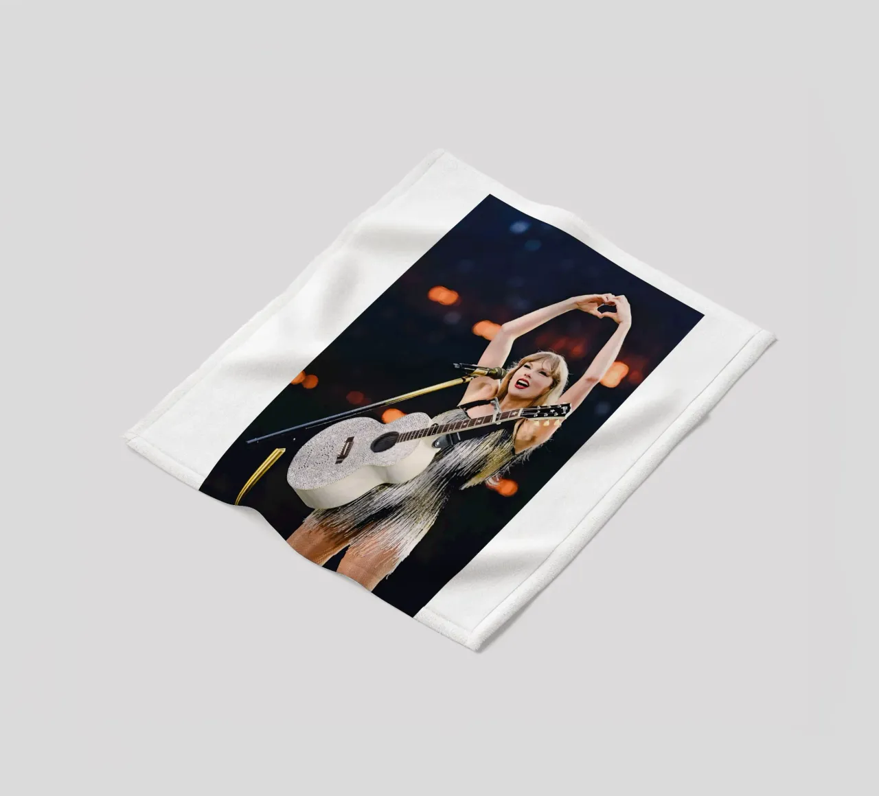 Taylor Swift coperta in pile da hendrikklamb