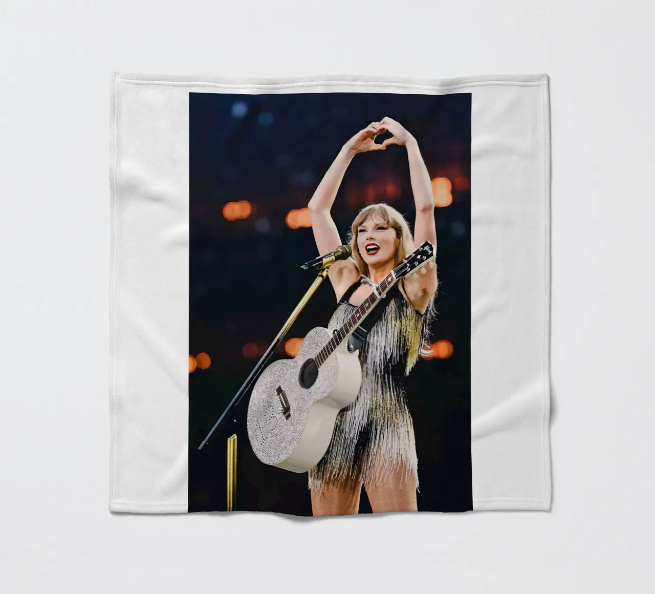 Taylor Swift coperta in pile da hendrikklamb