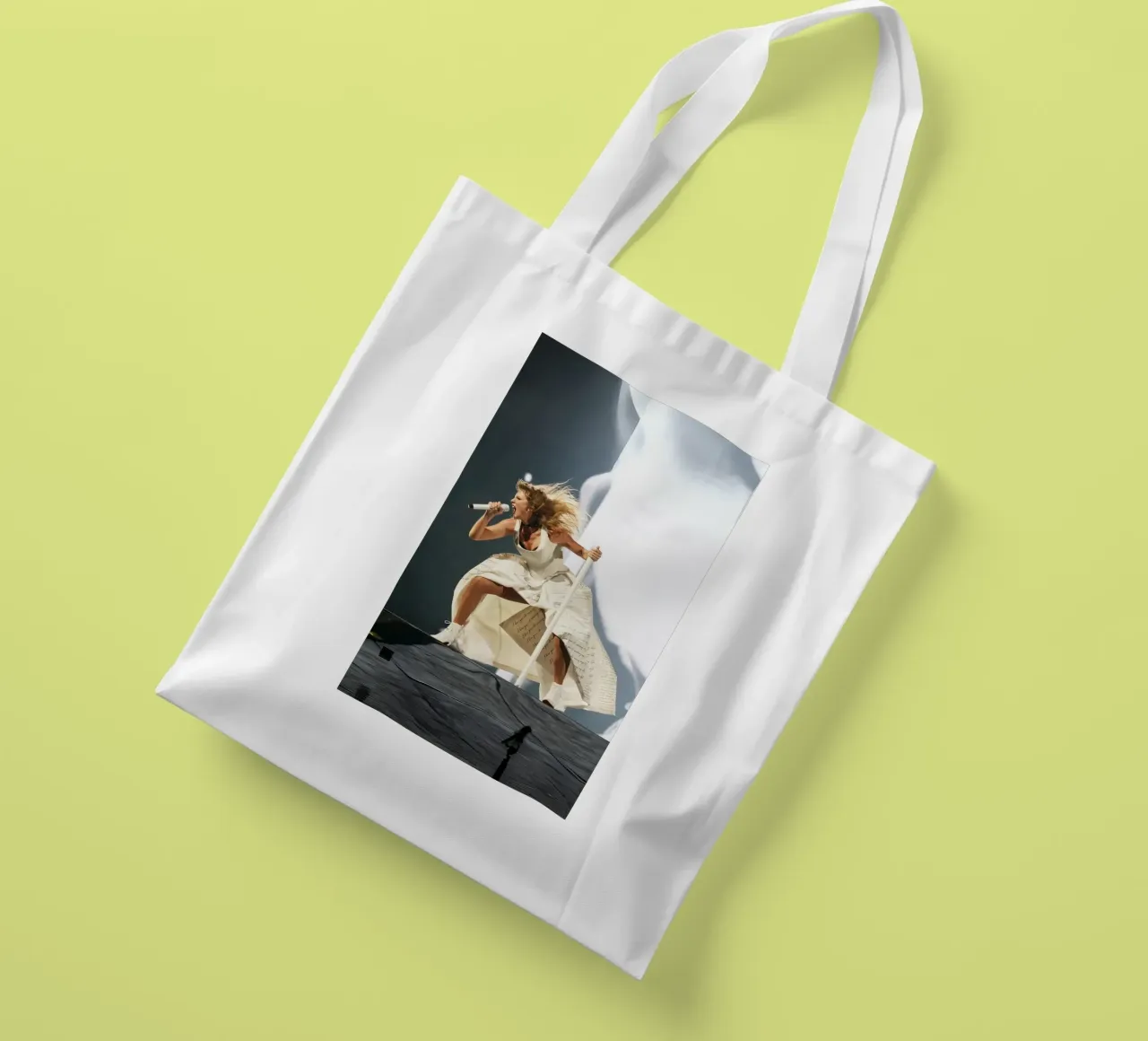 Taylor Swift borsa in juta da hendrikklamb