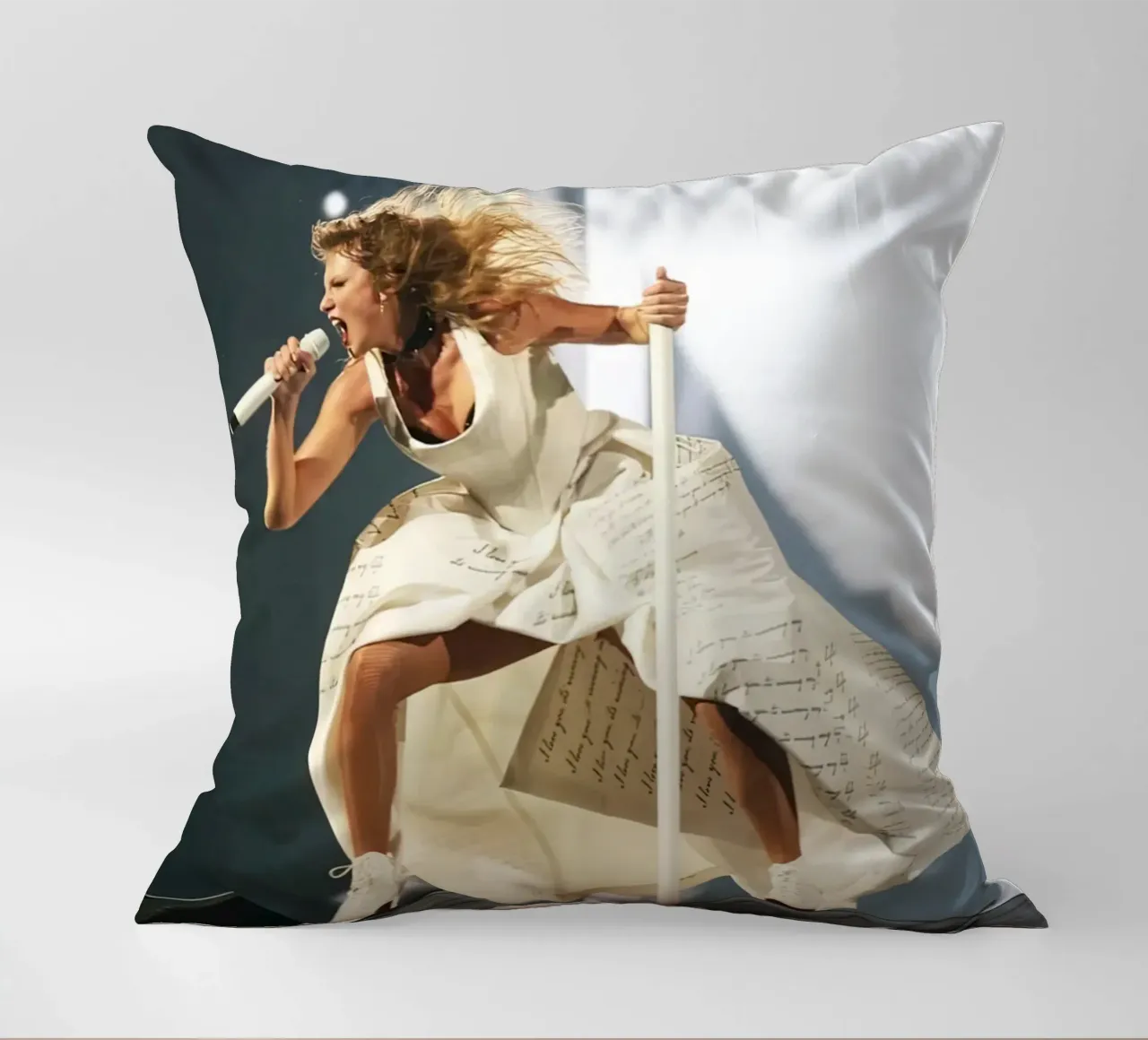 Taylor Swift cuscino da hendrikklamb