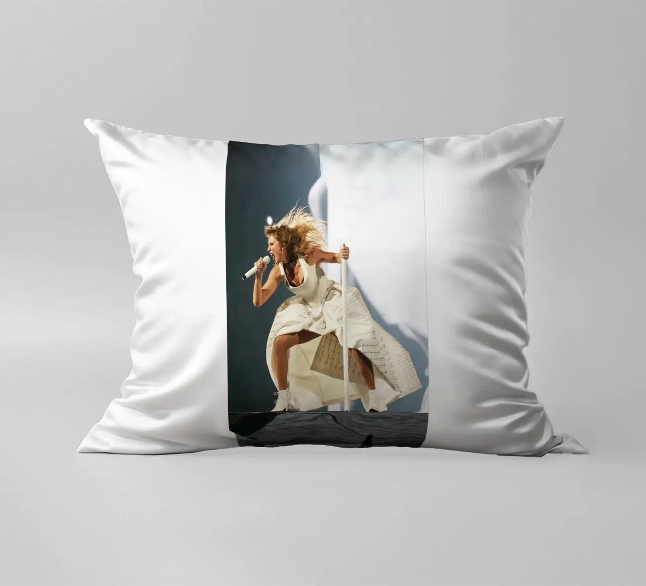 Taylor Swift cuscino da hendrikklamb