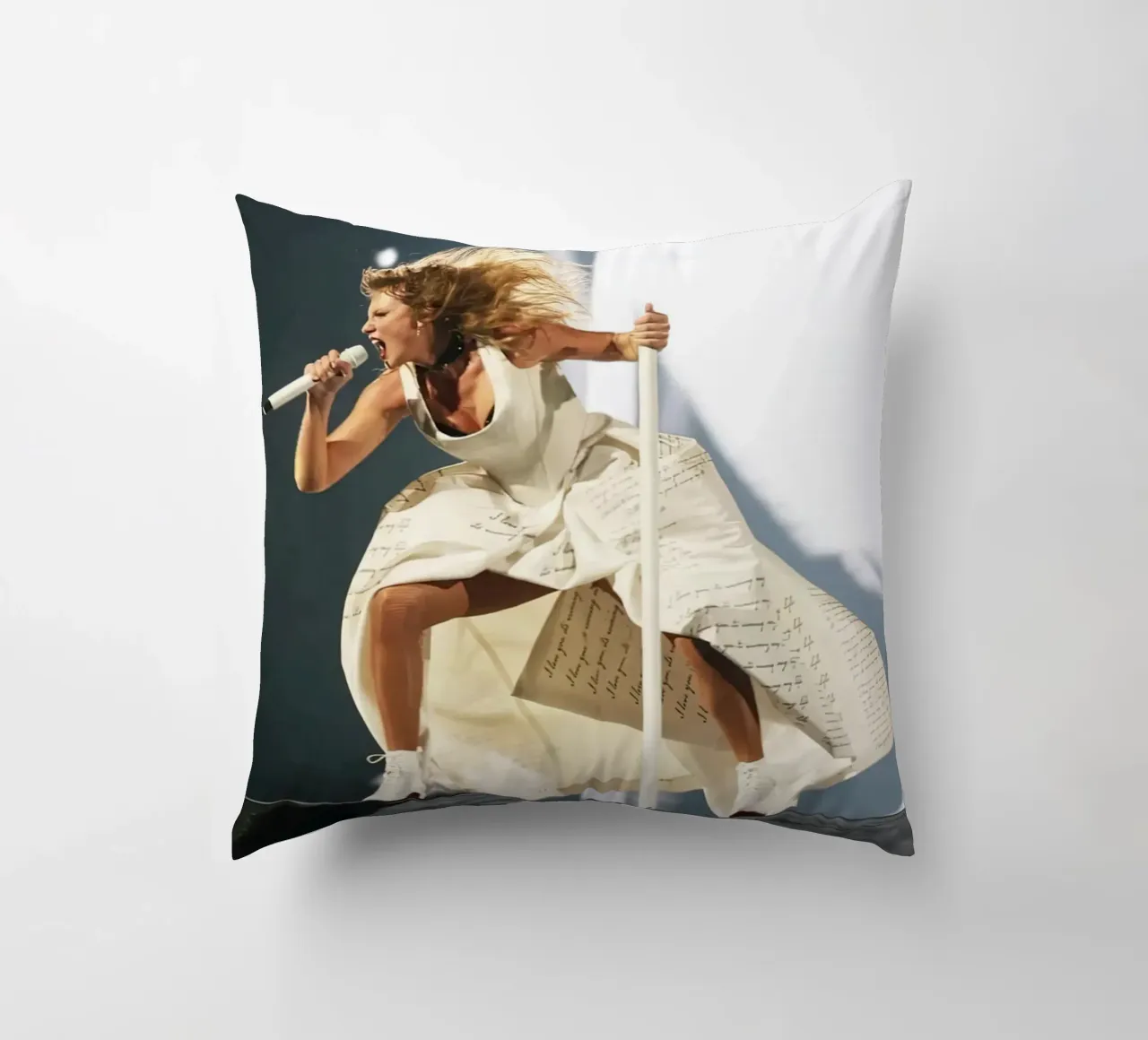 Taylor Swift cuscino da hendrikklamb