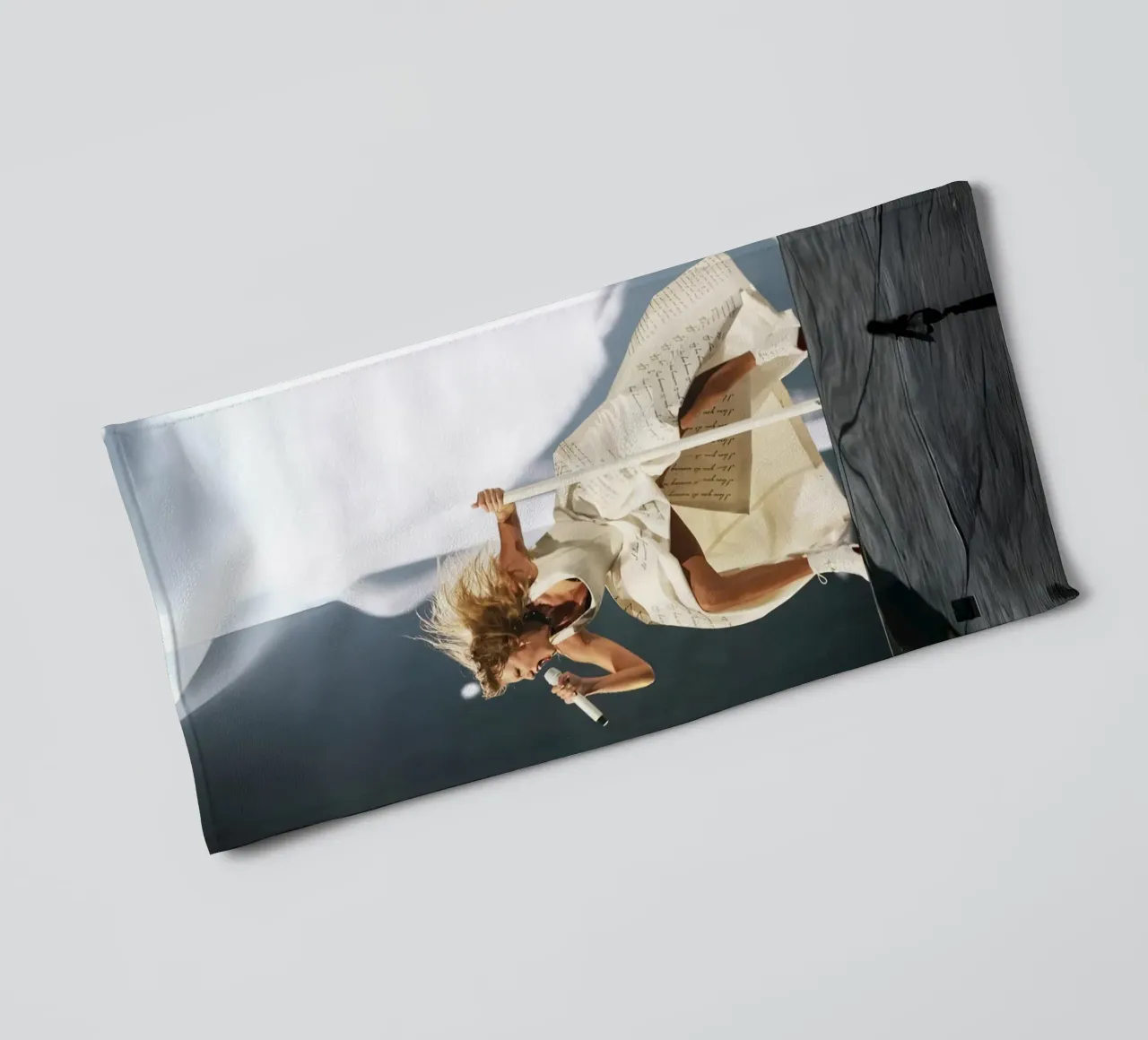Taylor Swift badhanddoek van hendrikklamb
