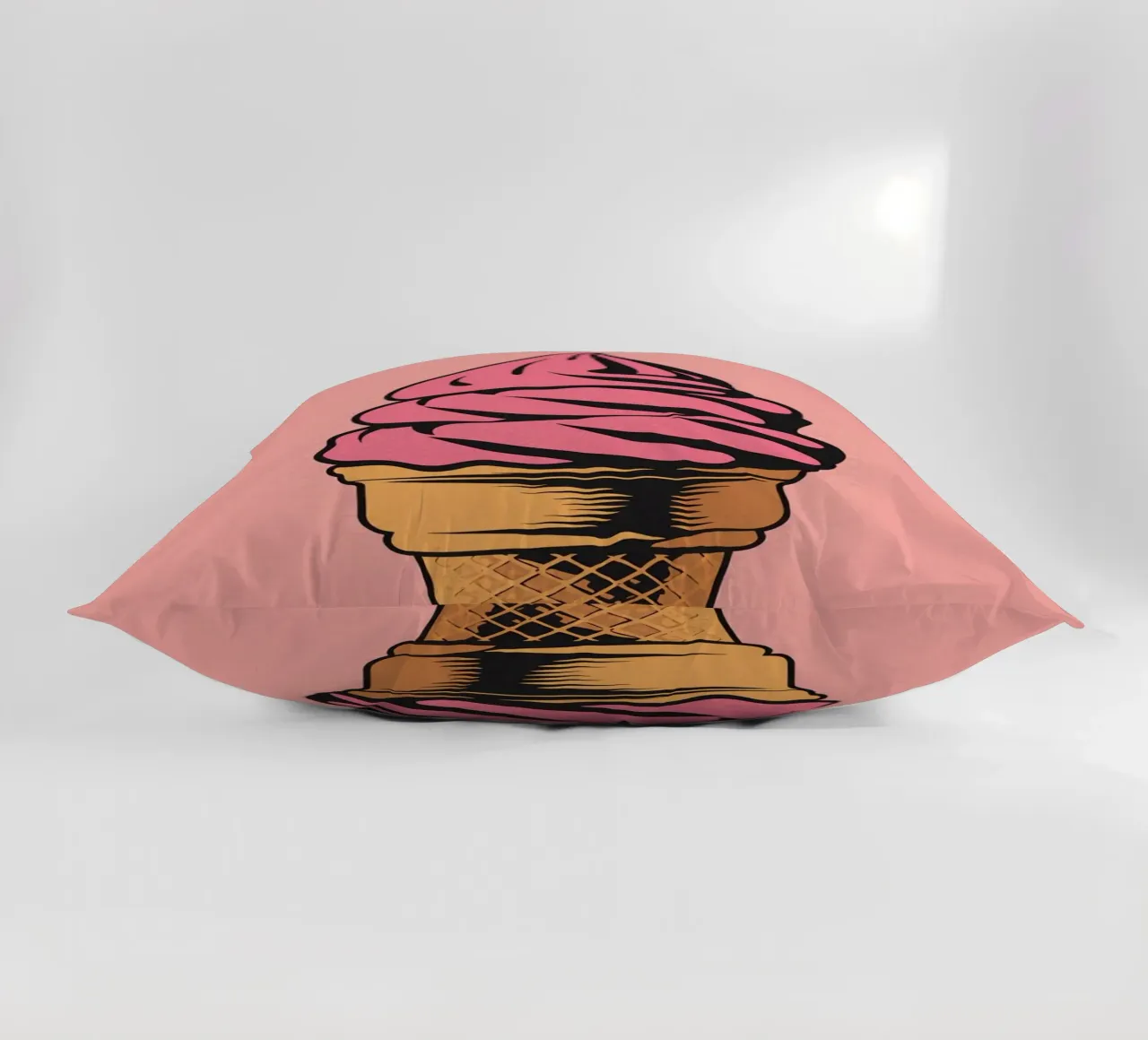 Cono gelato soft serve rosa cuscino da DesignDoodle