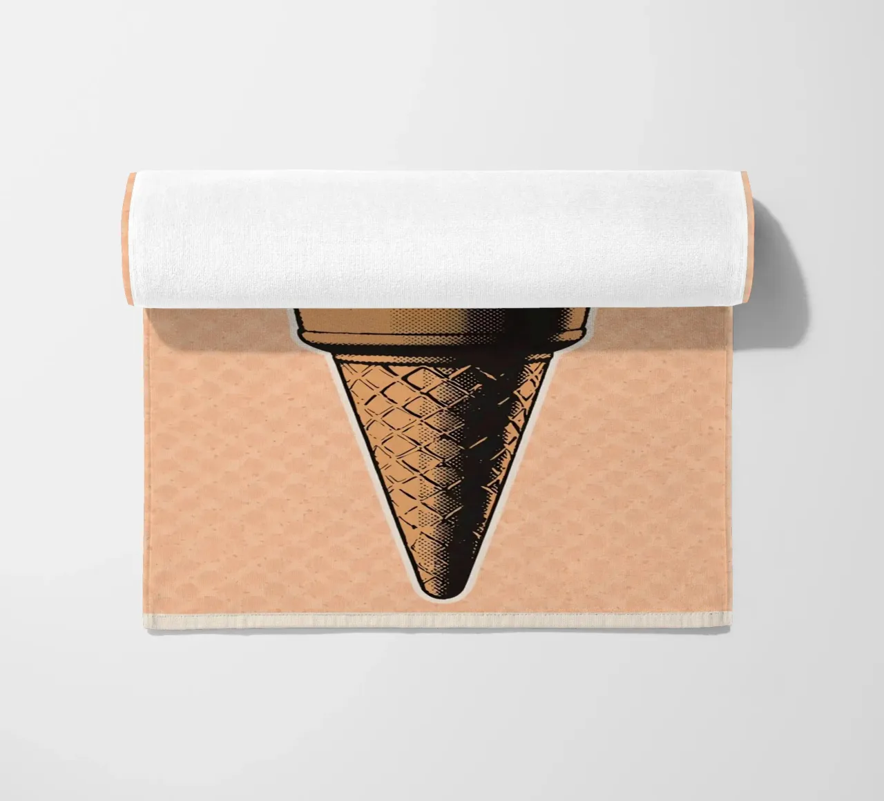 Cono gelato soft-serve rosa telo mare da DesignDoodle