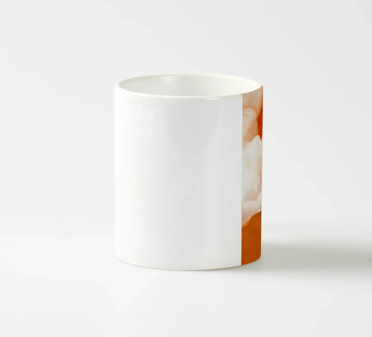 man stand in yellow shade tazza in ceramica da scoten