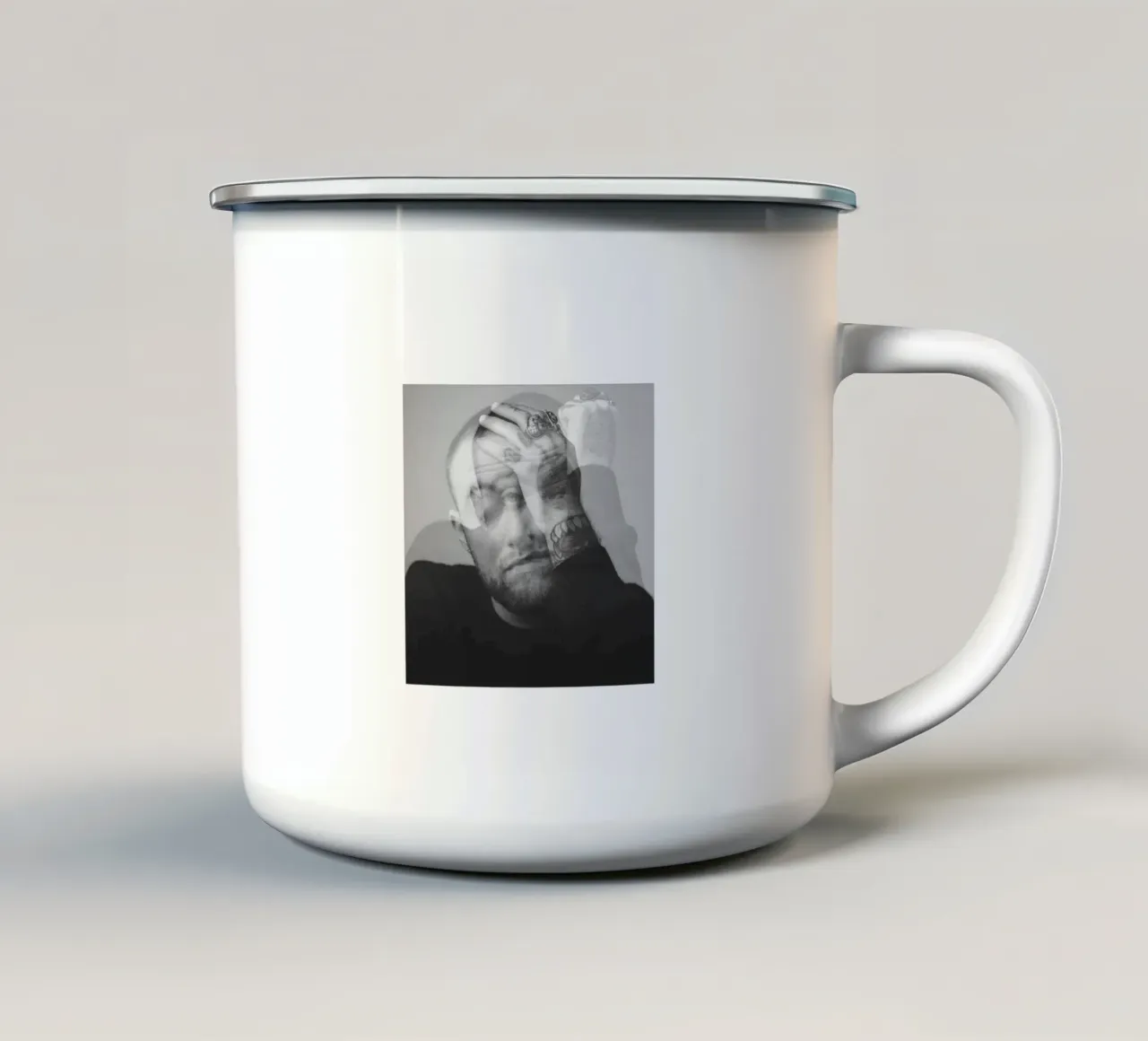 Poster Cerchi di luce tazza in smalto da amin