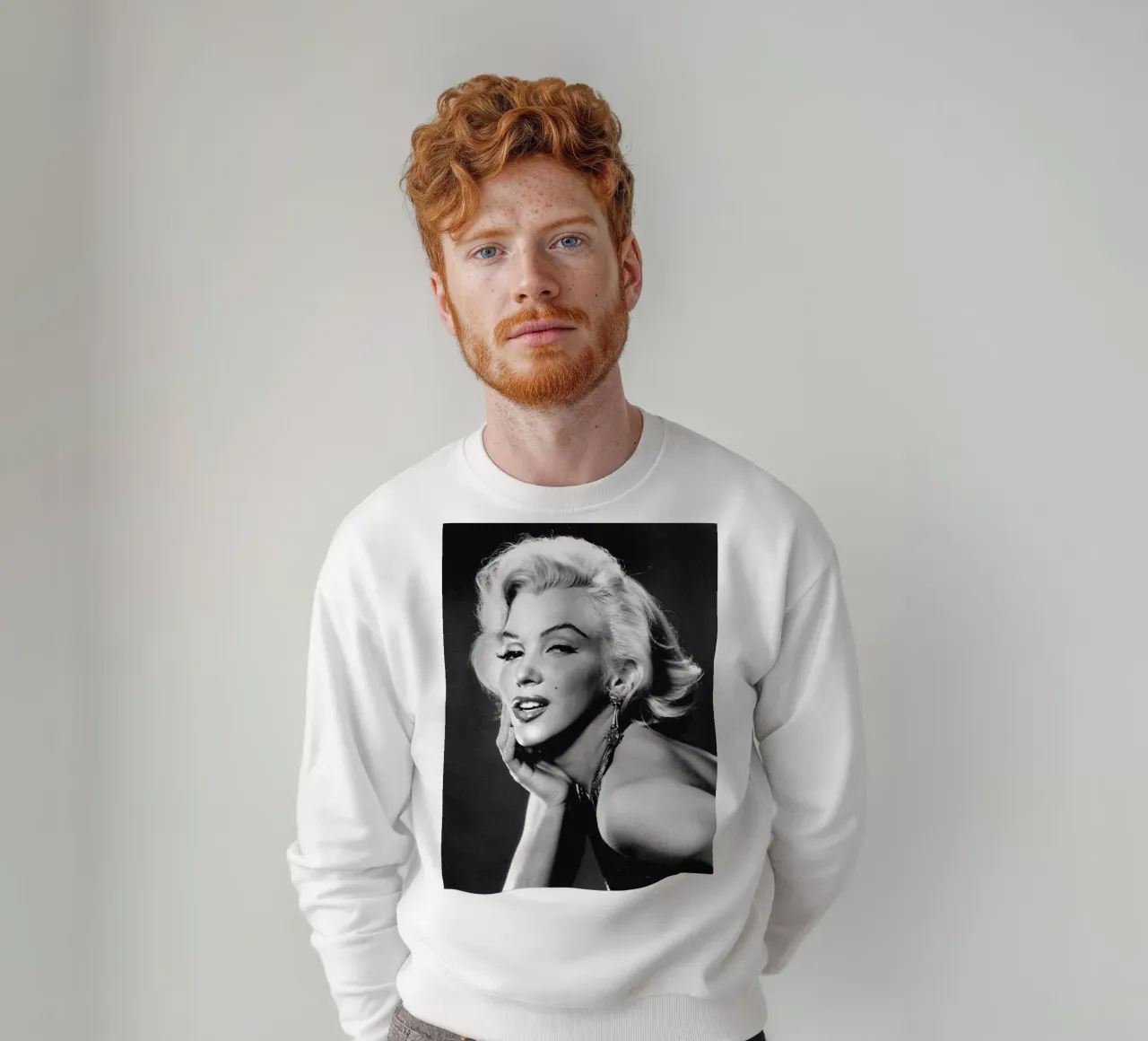 The Making of a Legend How Marilyn Monroe Captivated the Wo sweatshirt by valentinomartinst