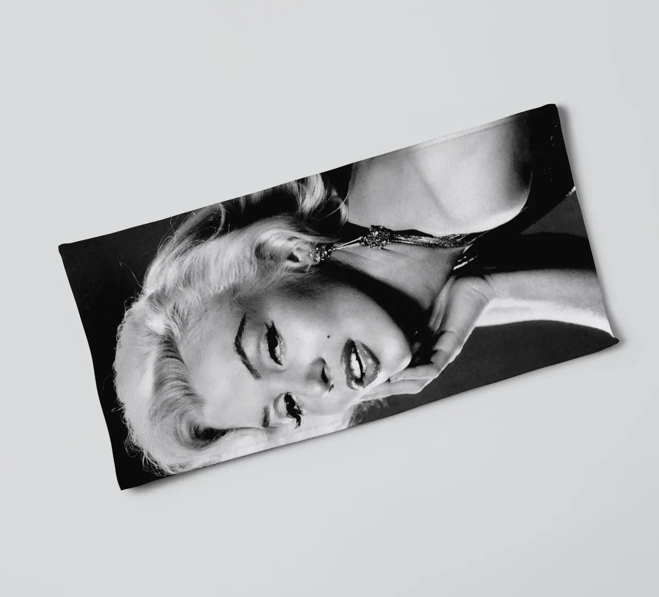 The Making of a Legend How Marilyn Monroe Captivated the Wo towel by valentinomartinst
