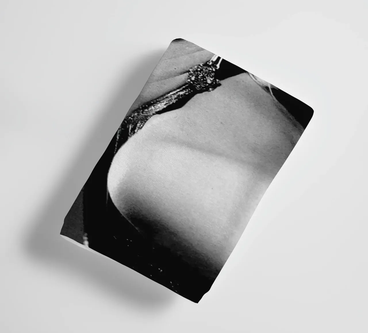 The Making of a Legend How Marilyn Monroe Captivated the Wo towel by valentinomartinst