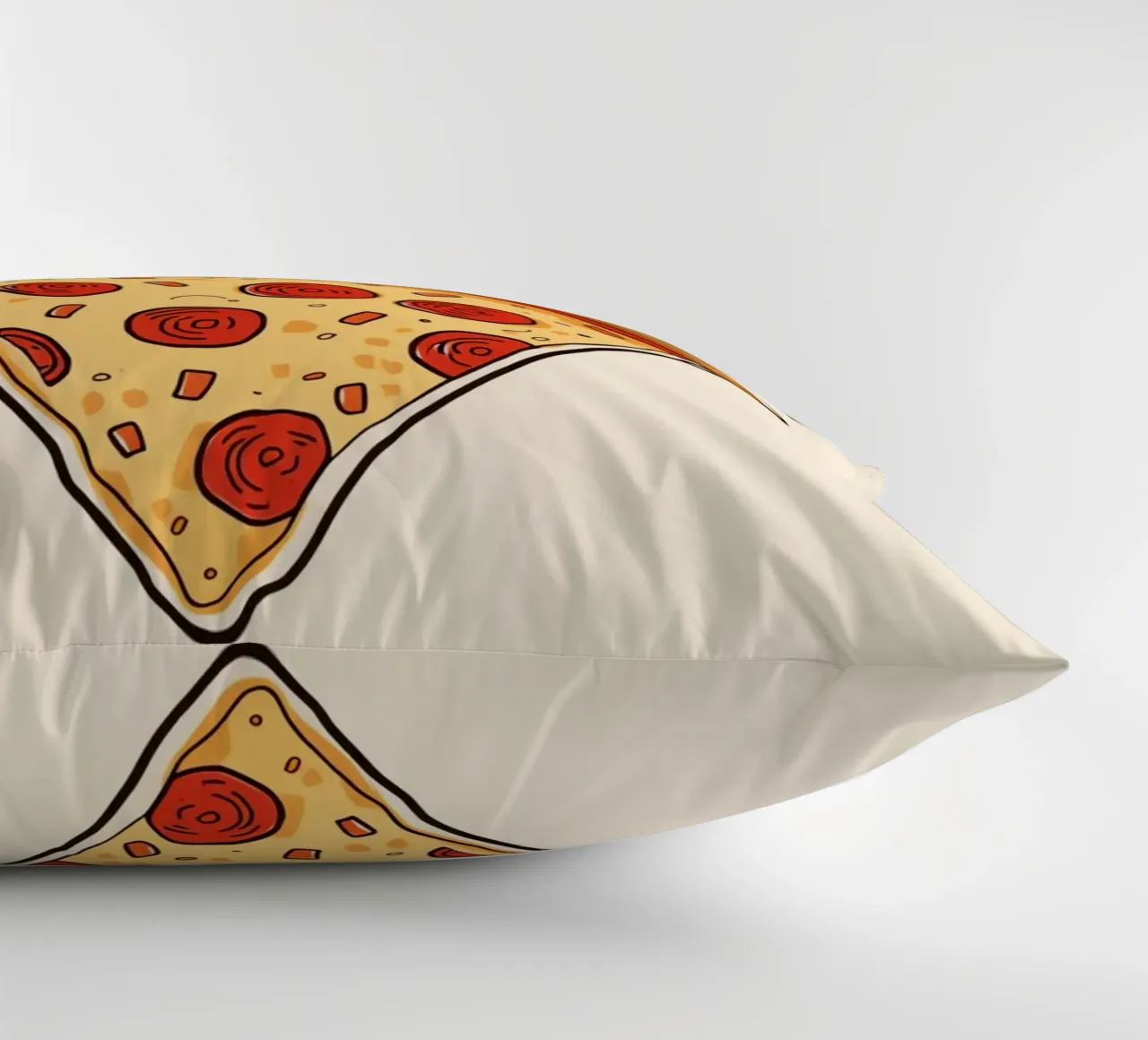 Pizza slice with "I WANT A Pizza YOU" cuscino da DesignDoodle