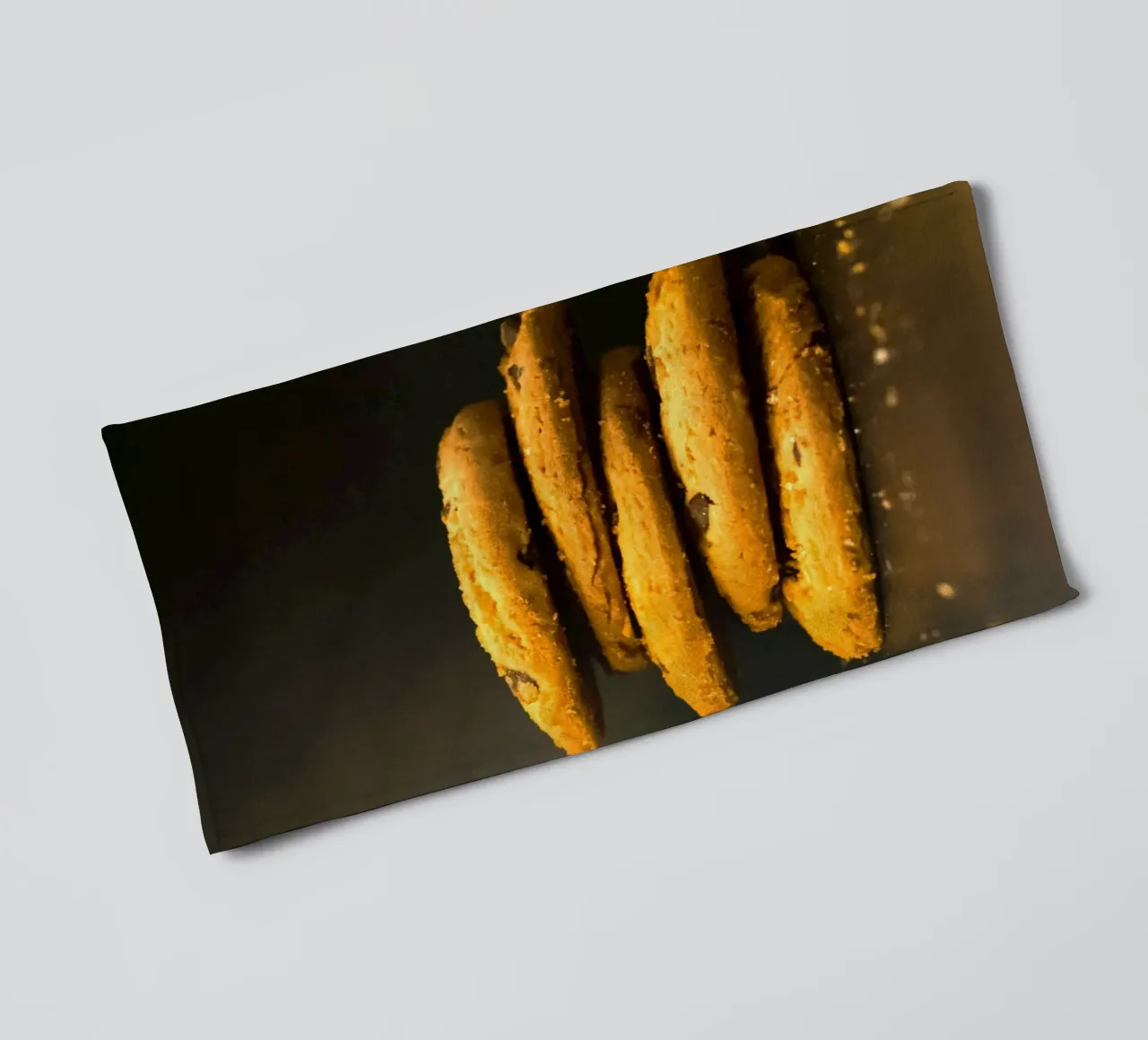cake in a row Handtuch von juli